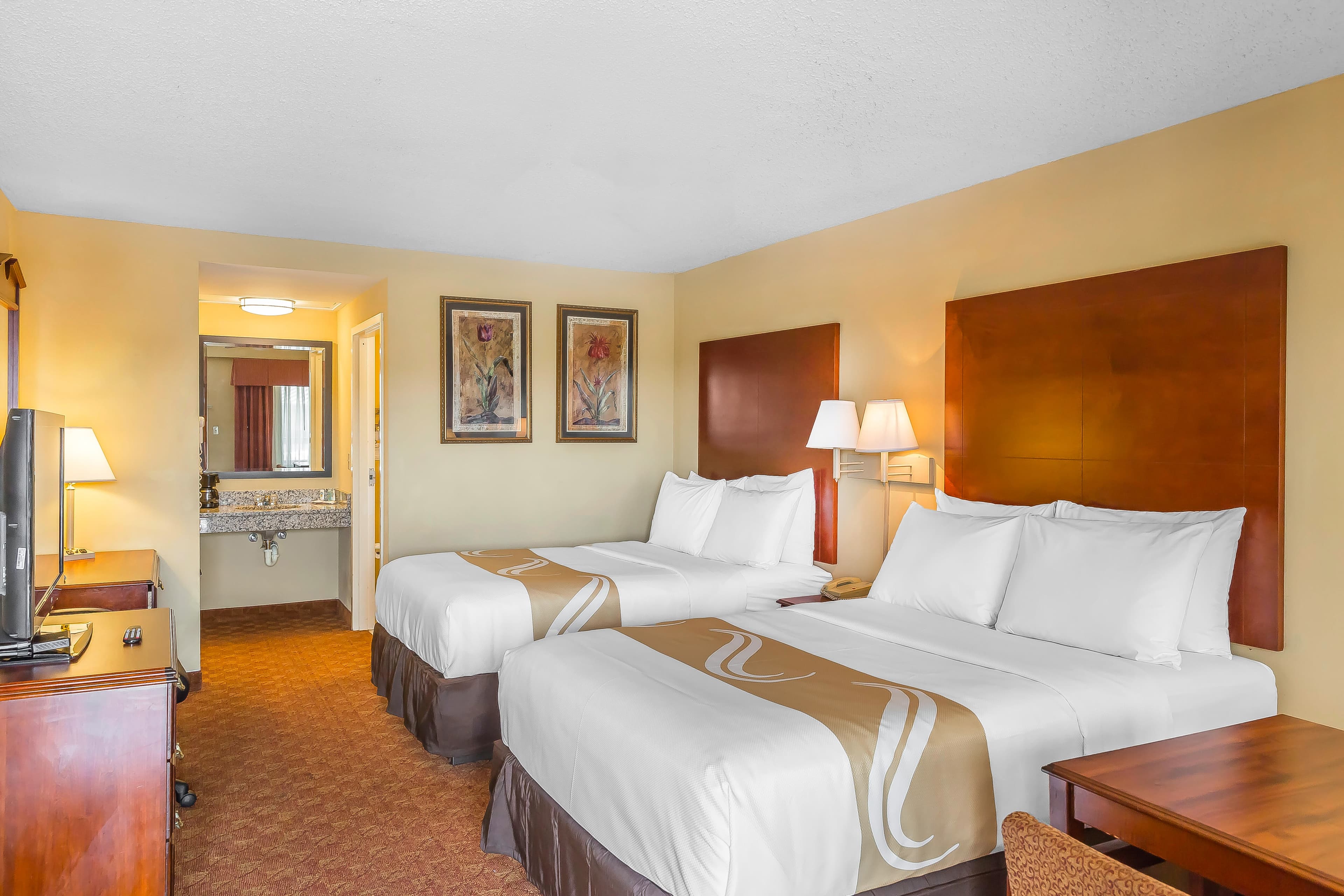 Quality Inn Calera I-65 exit 231 - Image 4