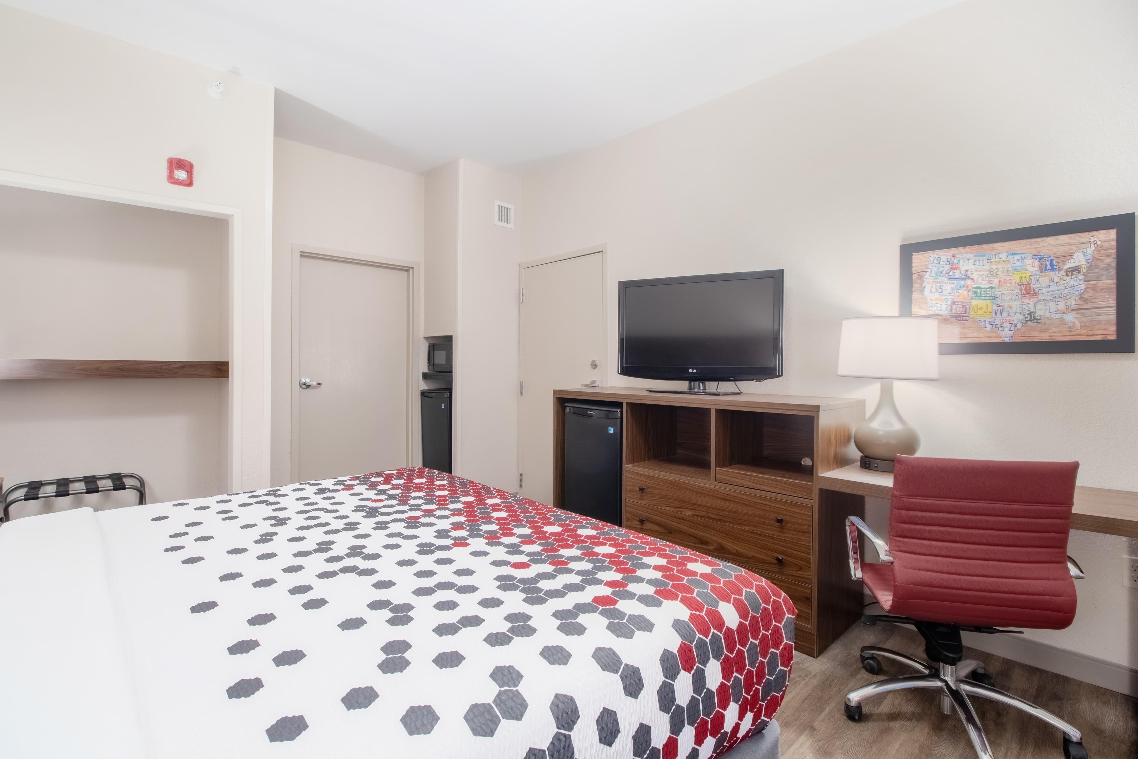 Econo Lodge Inn & Suites Foley-North Gulf Shores — 4