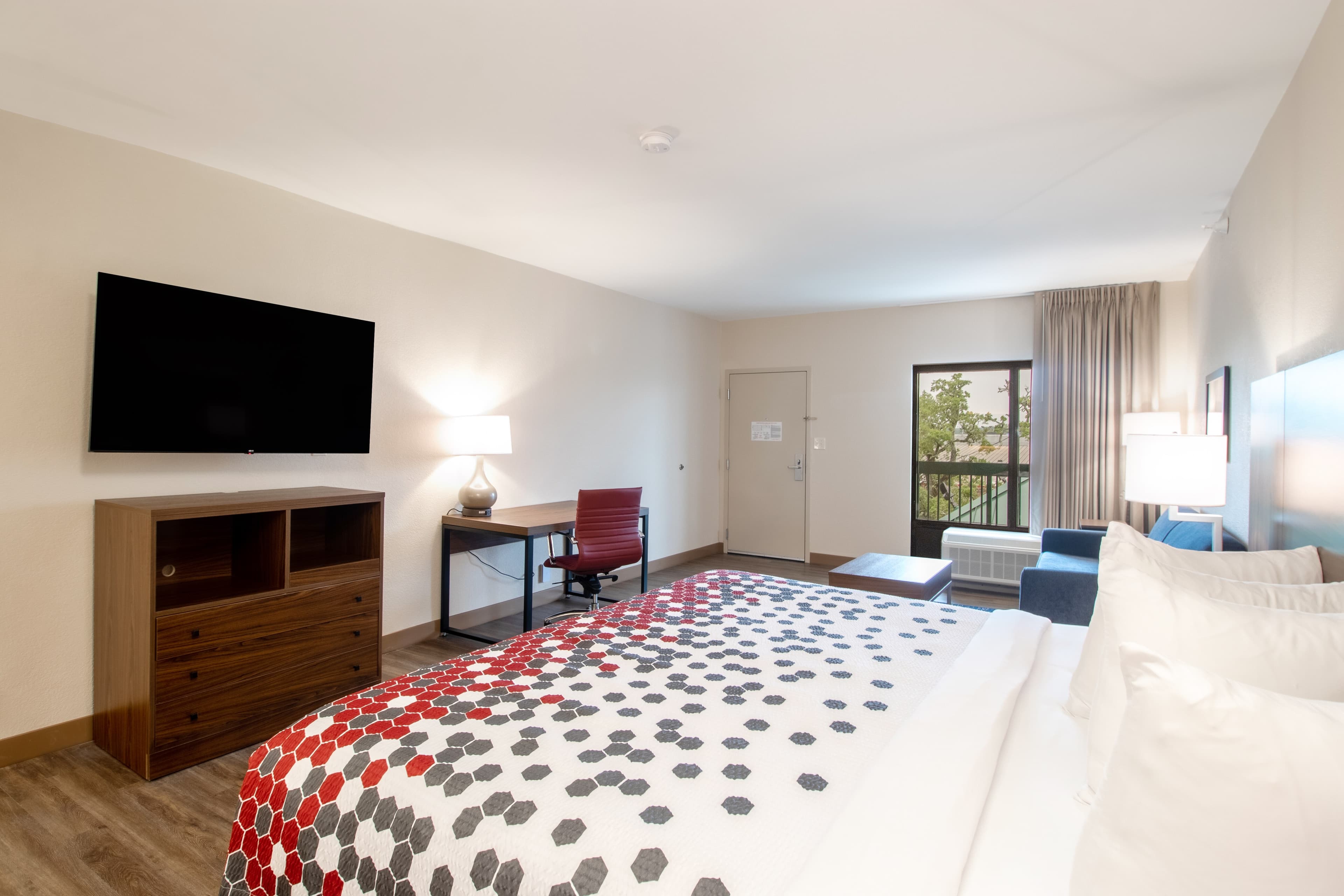 Econo Lodge Inn & Suites Foley-North Gulf Shores — 9