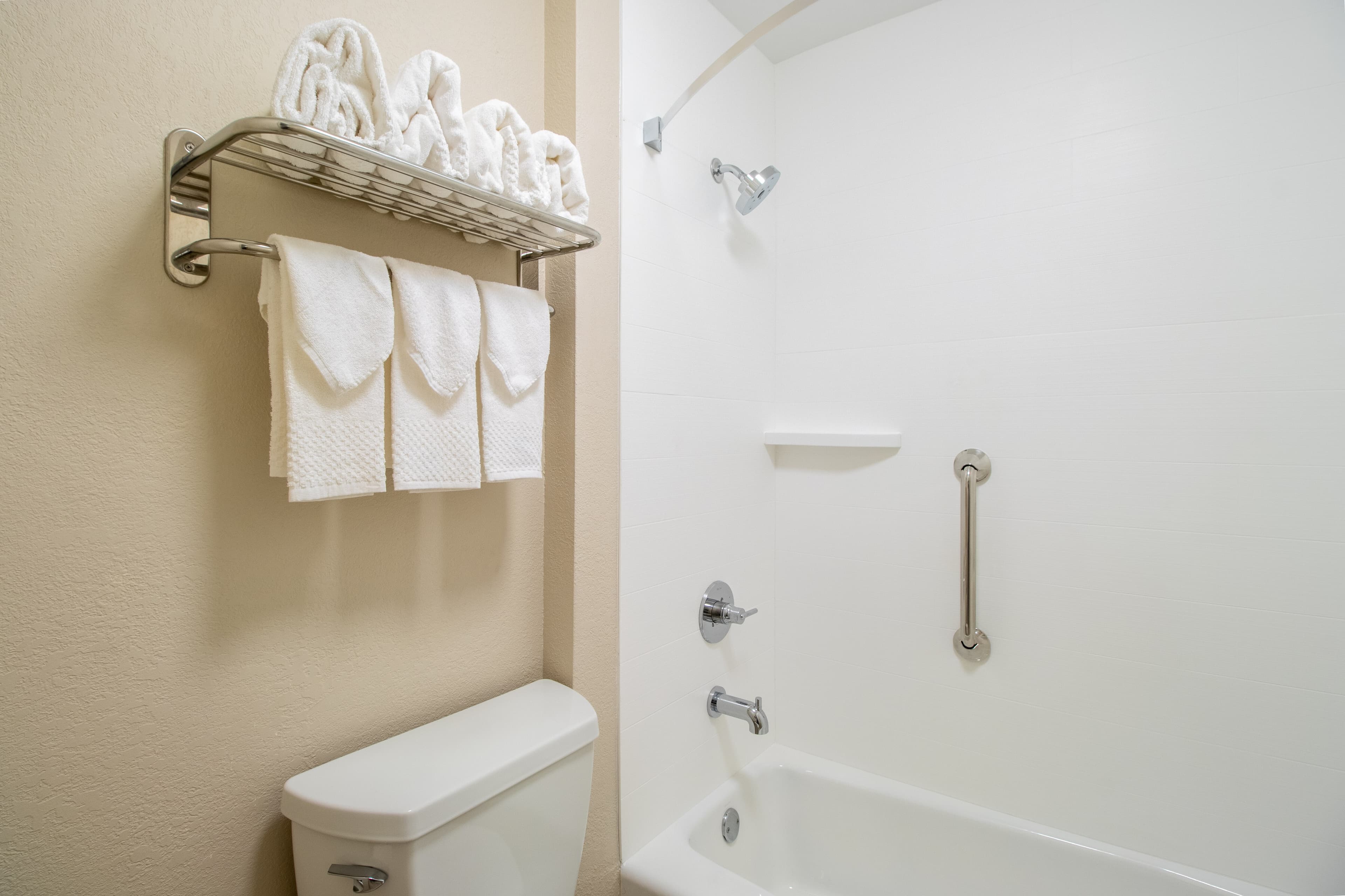 Econo Lodge Inn & Suites Foley-North Gulf Shores — 17