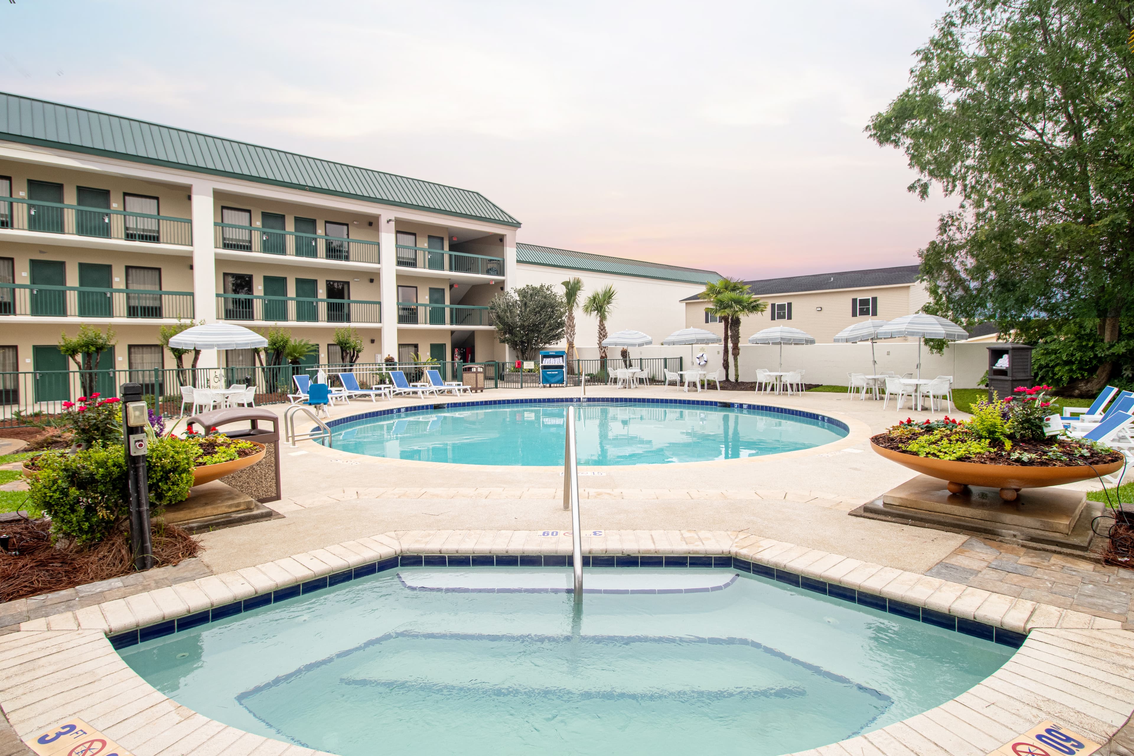 Econo Lodge Inn & Suites Foley-North Gulf Shores