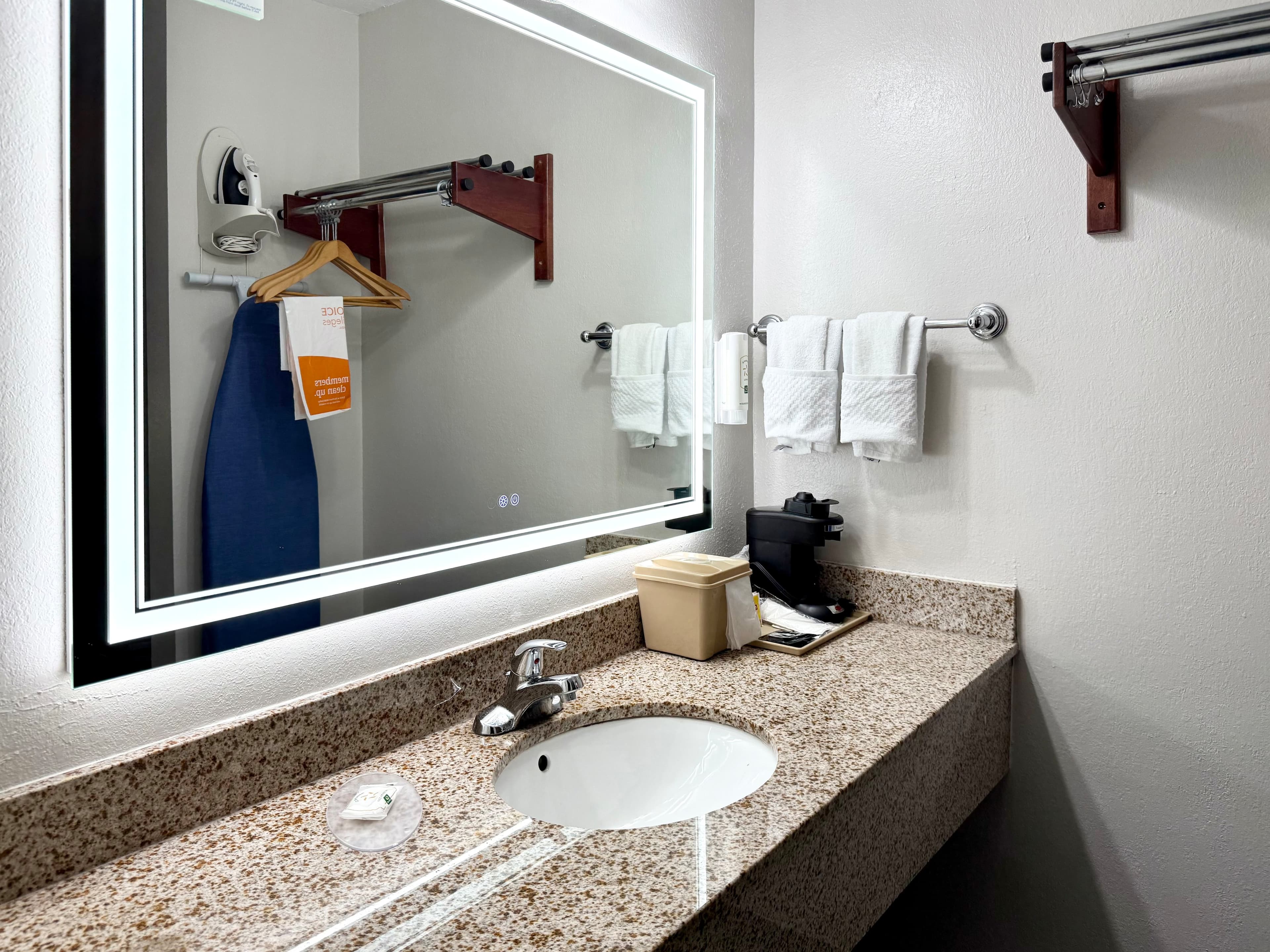 Quality Inn & Suites Greenville I-65 - Image 5