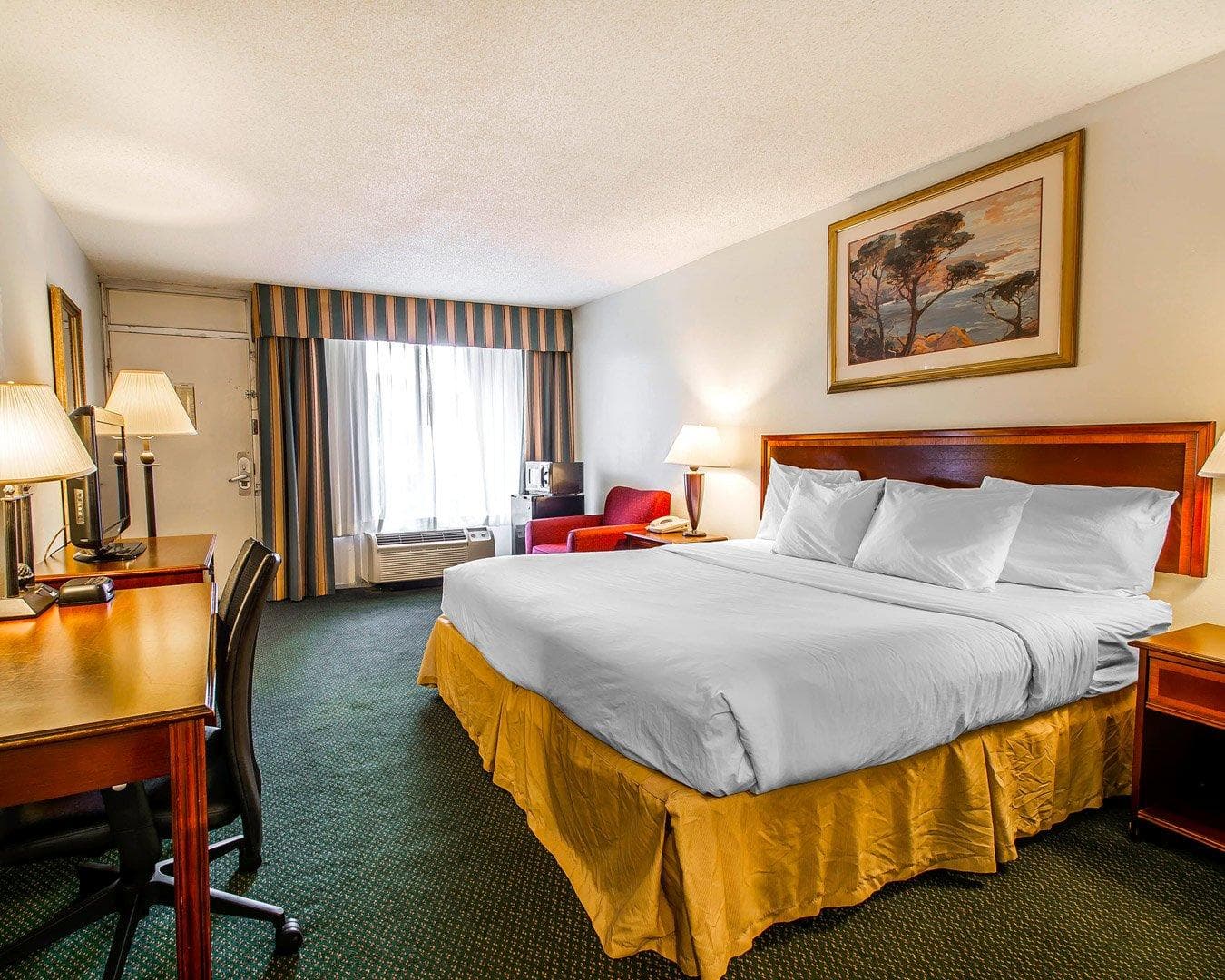 Clarion Inn & Suites Dothan South - Image 2