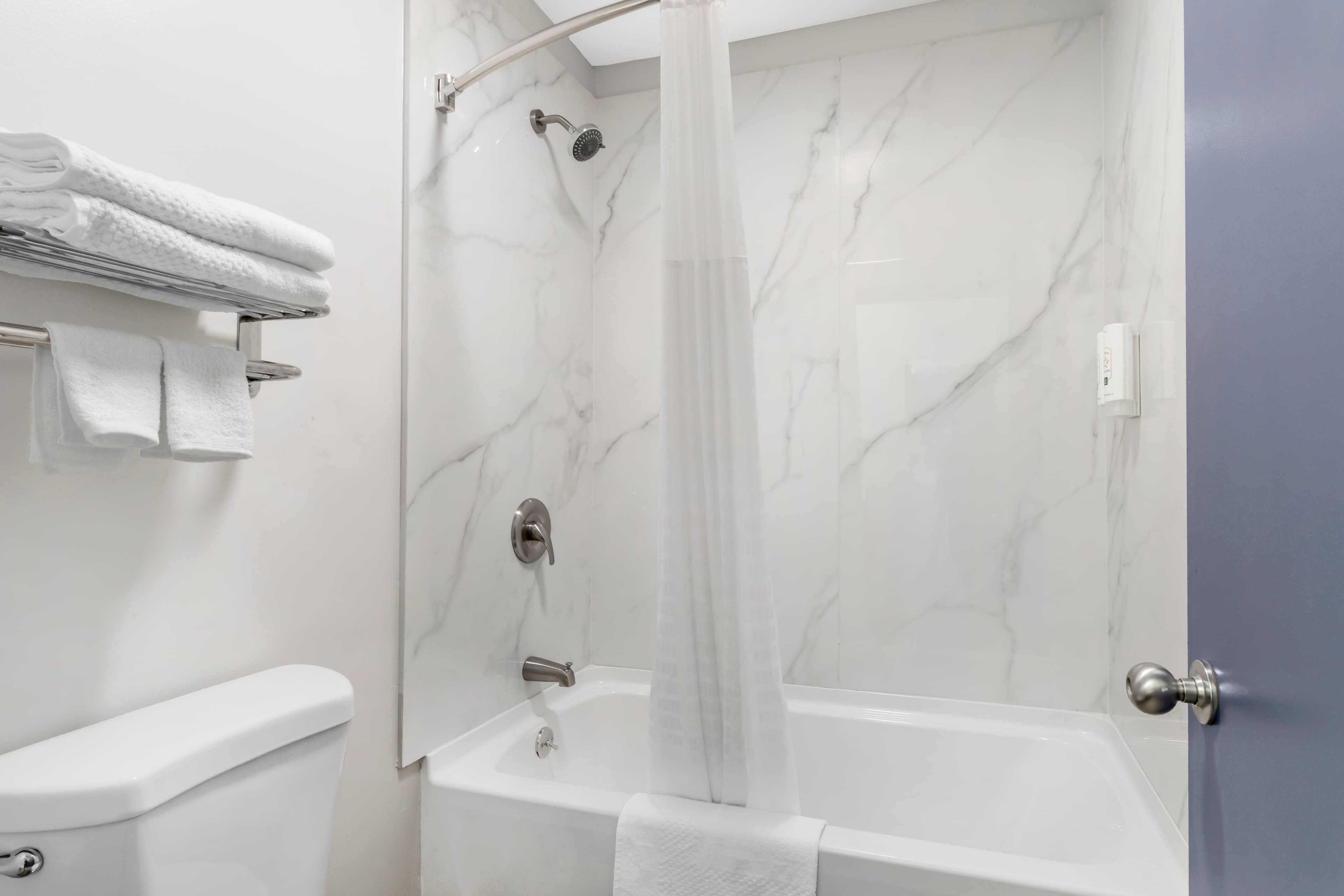 Quality Inn Madison - Huntsville - Image 4