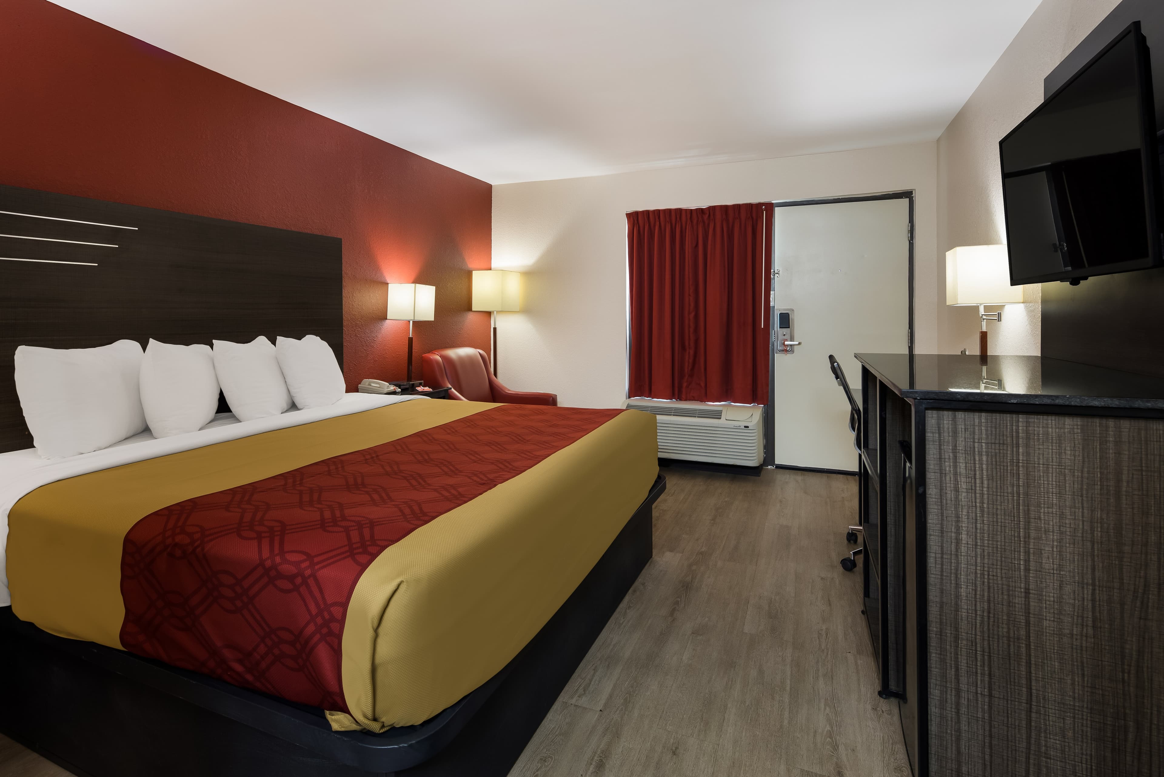Econo Lodge Madison Airport — 15