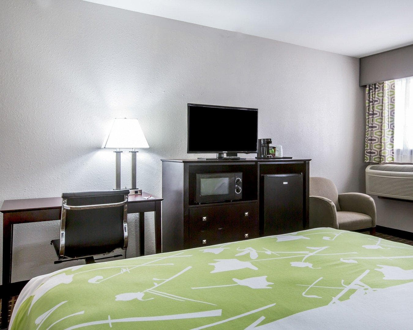 Econo Lodge Birmingham - Hoover — 10