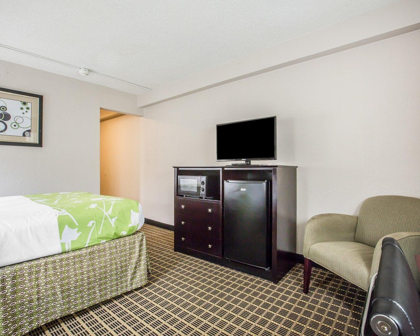 Econo Lodge Birmingham - Hoover - Image 3