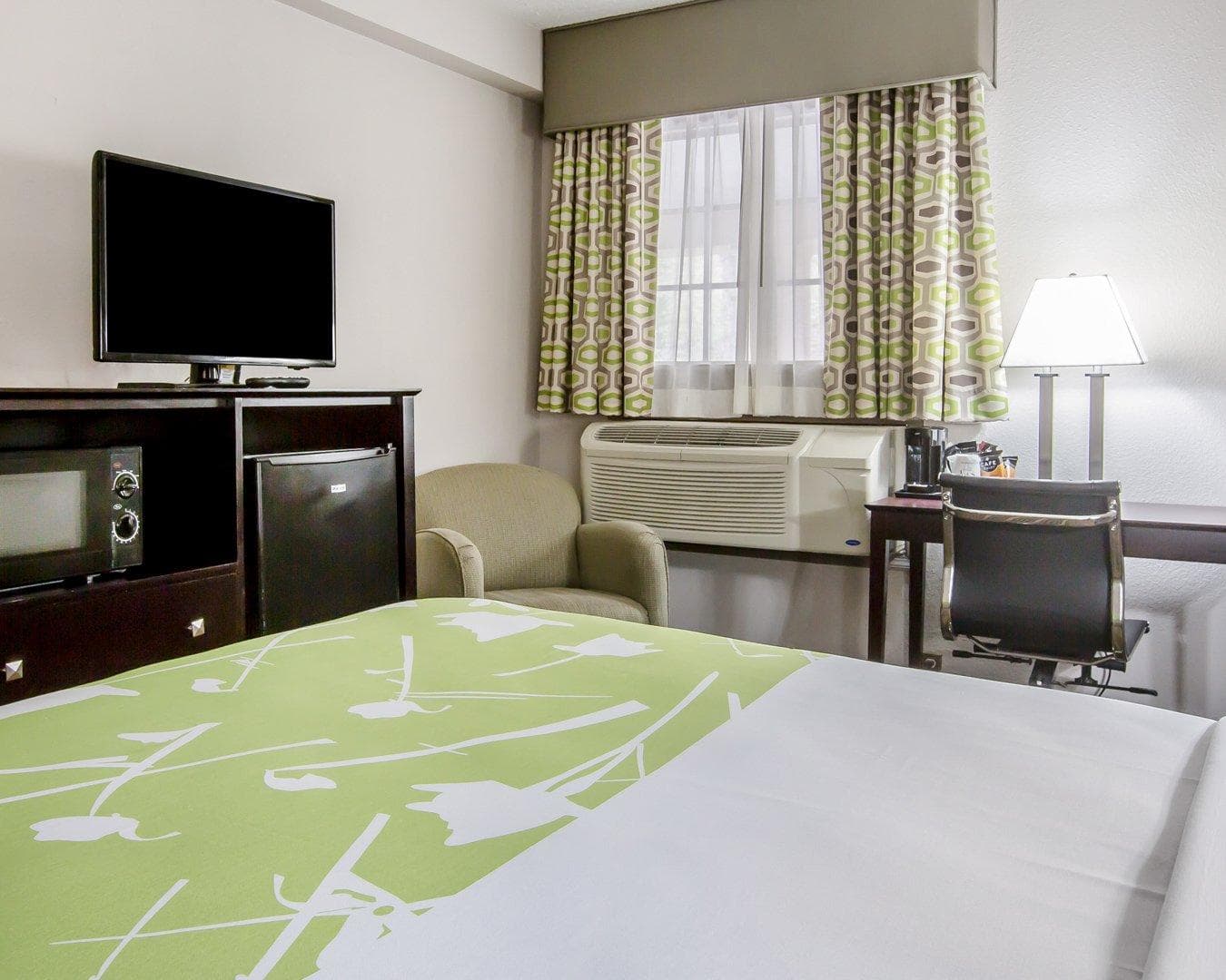 Econo Lodge Birmingham - Hoover — 6