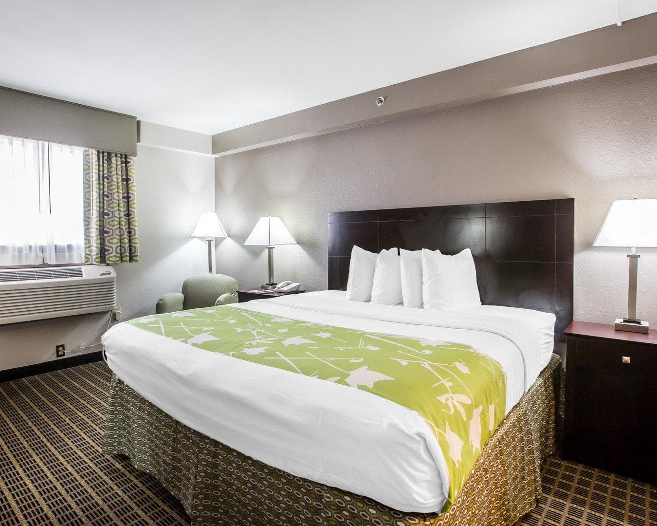 Econo Lodge Birmingham - Hoover — 14