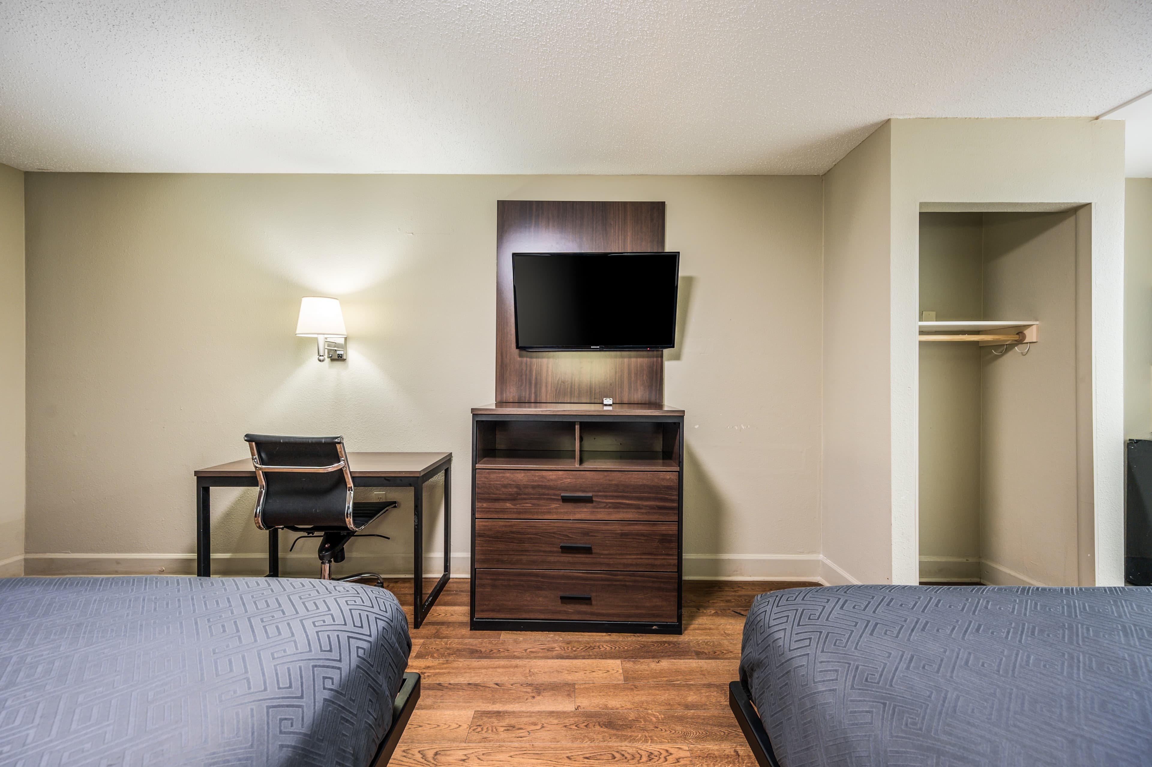 Econo Lodge Inn & Suites Huntsville University Area — 24