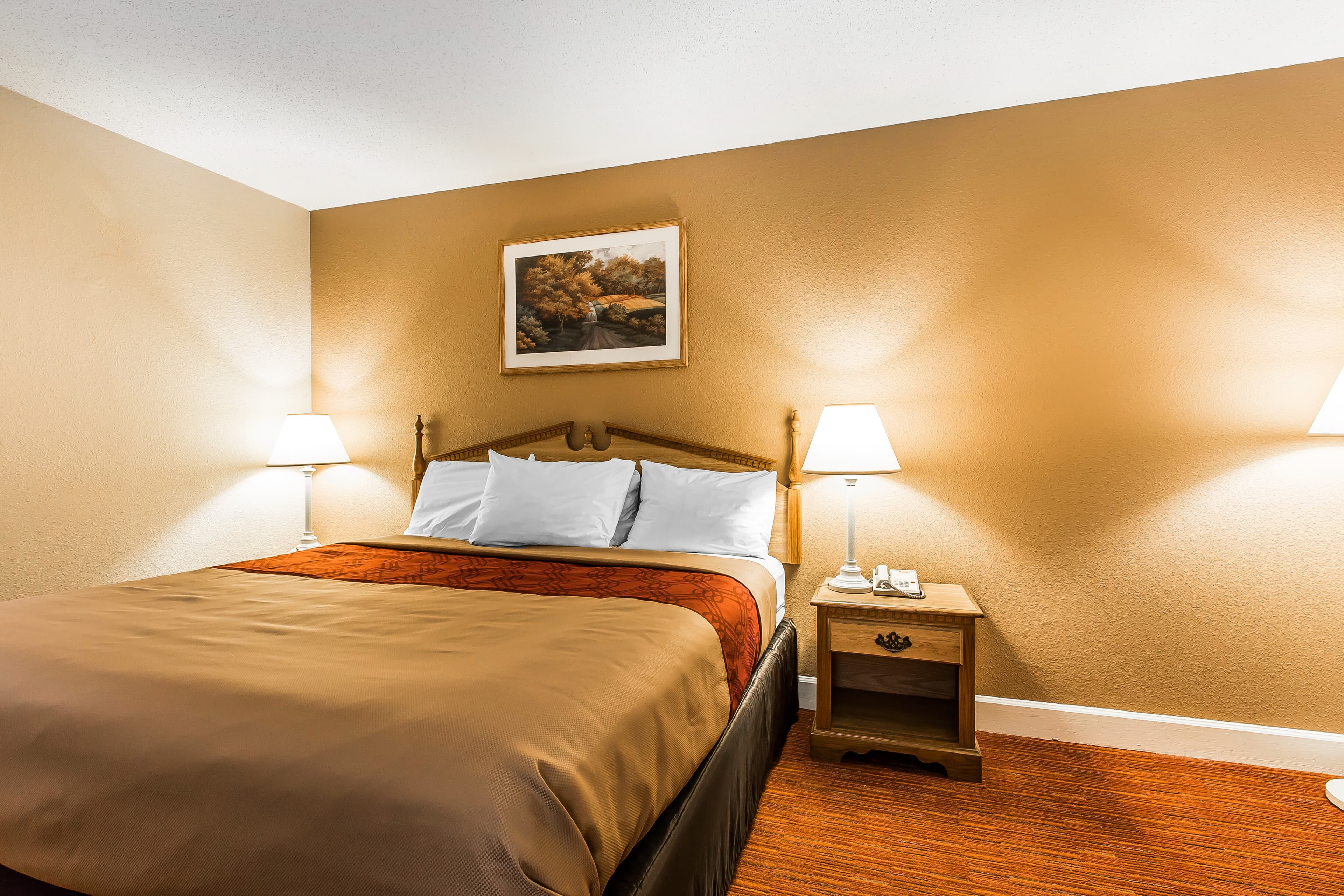 Econo Lodge Inn & Suites Huntsville University Area — 9