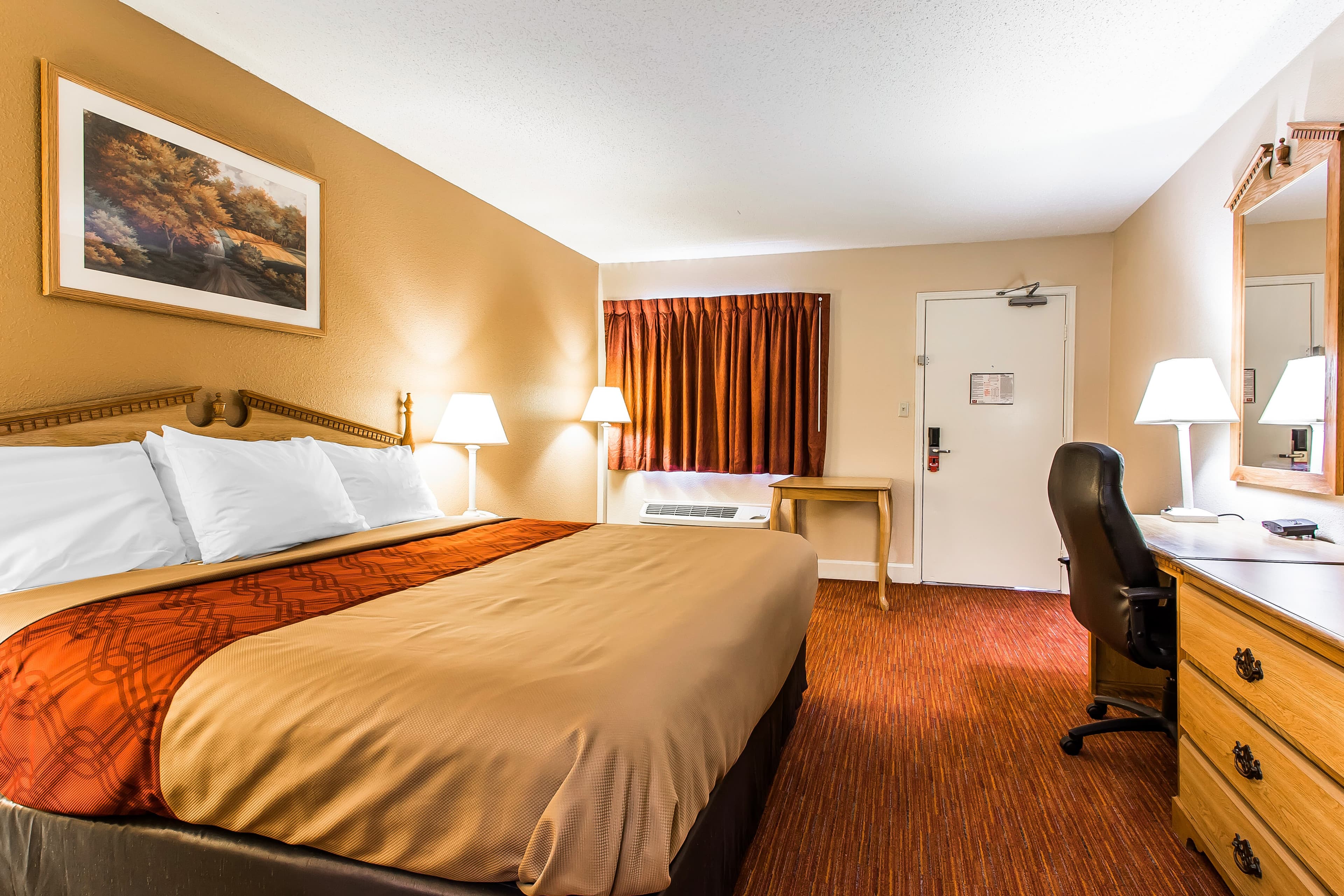 Econo Lodge Inn & Suites Huntsville University Area — 12