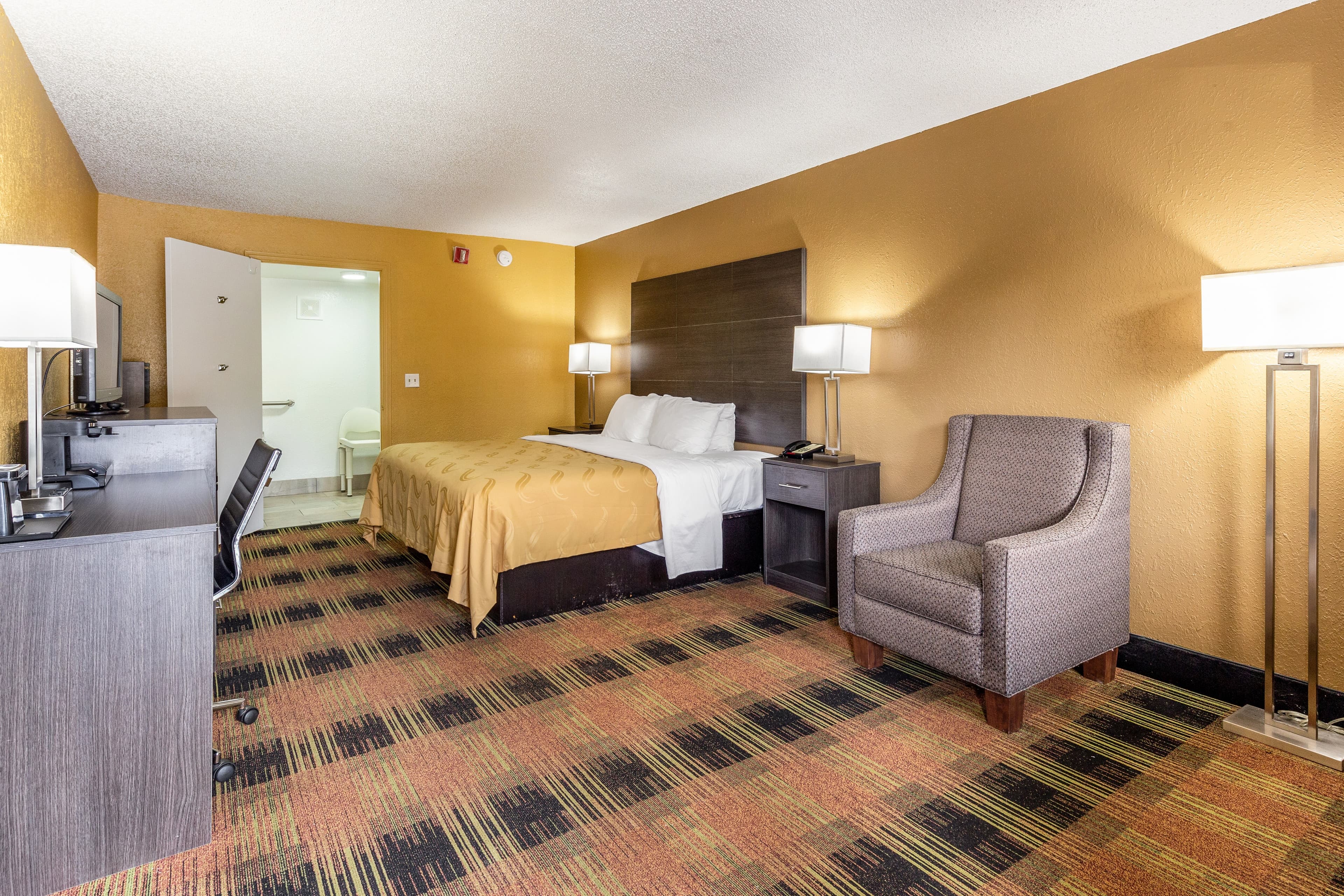 Quality Inn Mobile West Tillmans Corner - Image 2