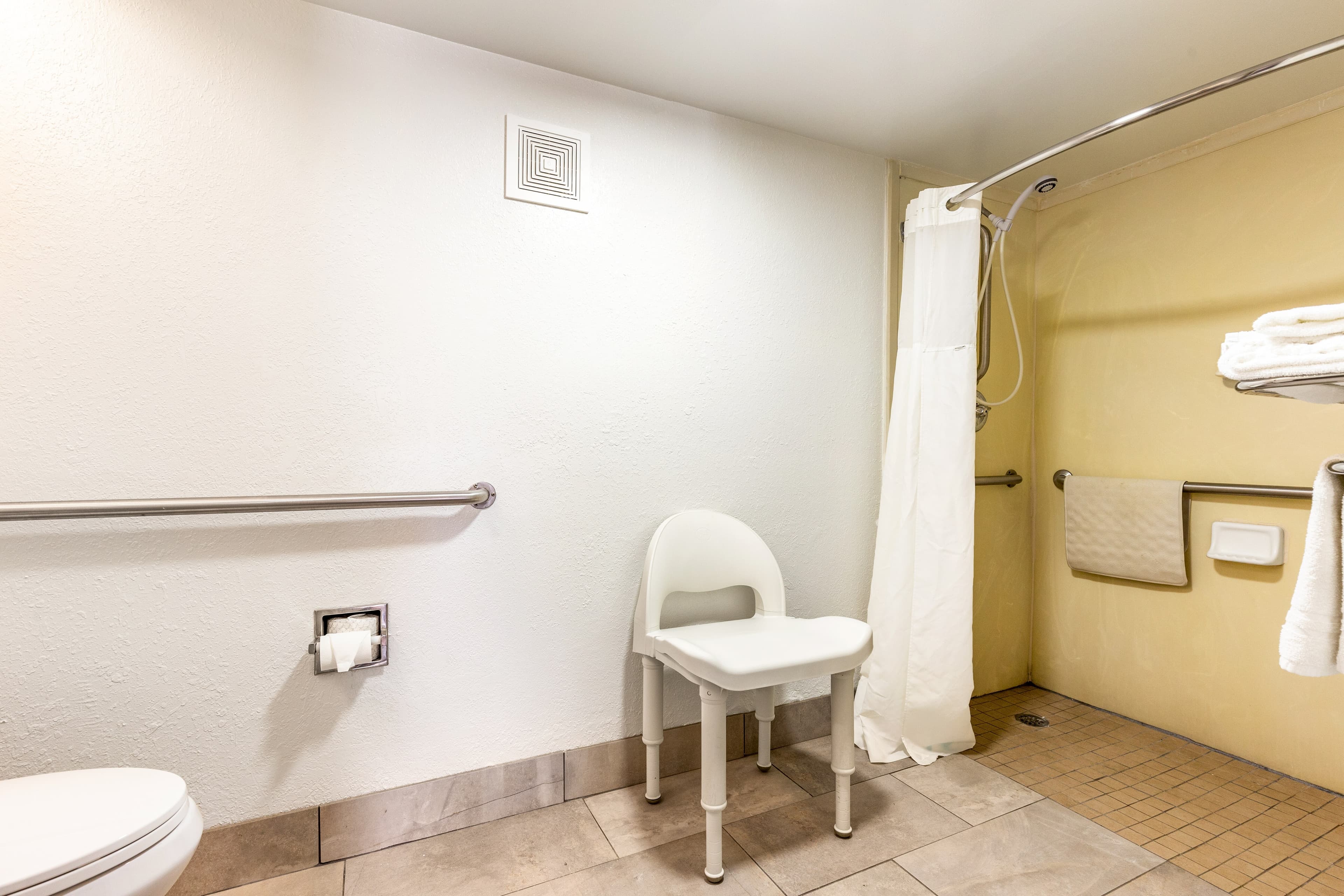 Quality Inn Mobile West Tillmans Corner - Image 3