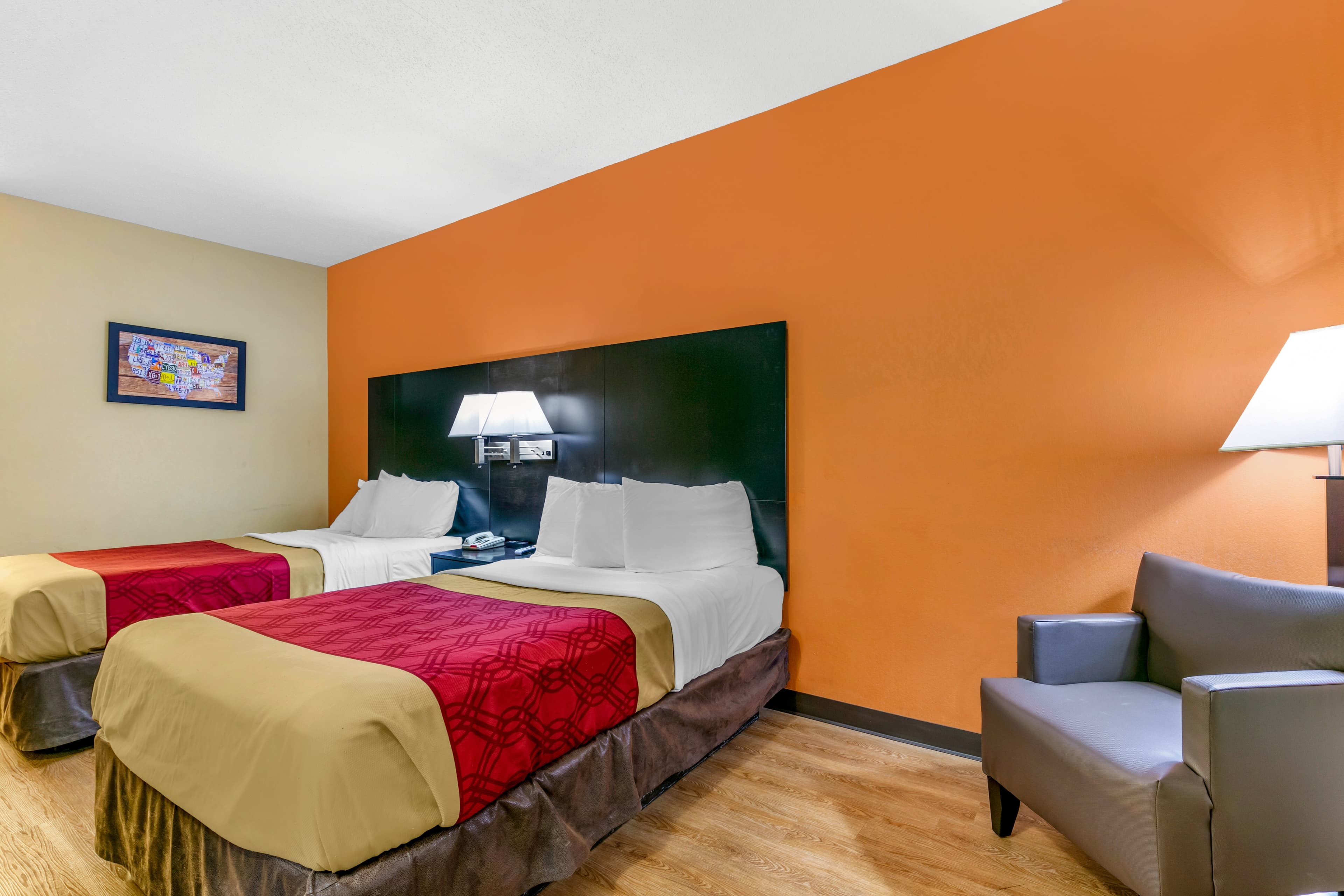 Econo Lodge Northport - Tuscaloosa North - Image 2
