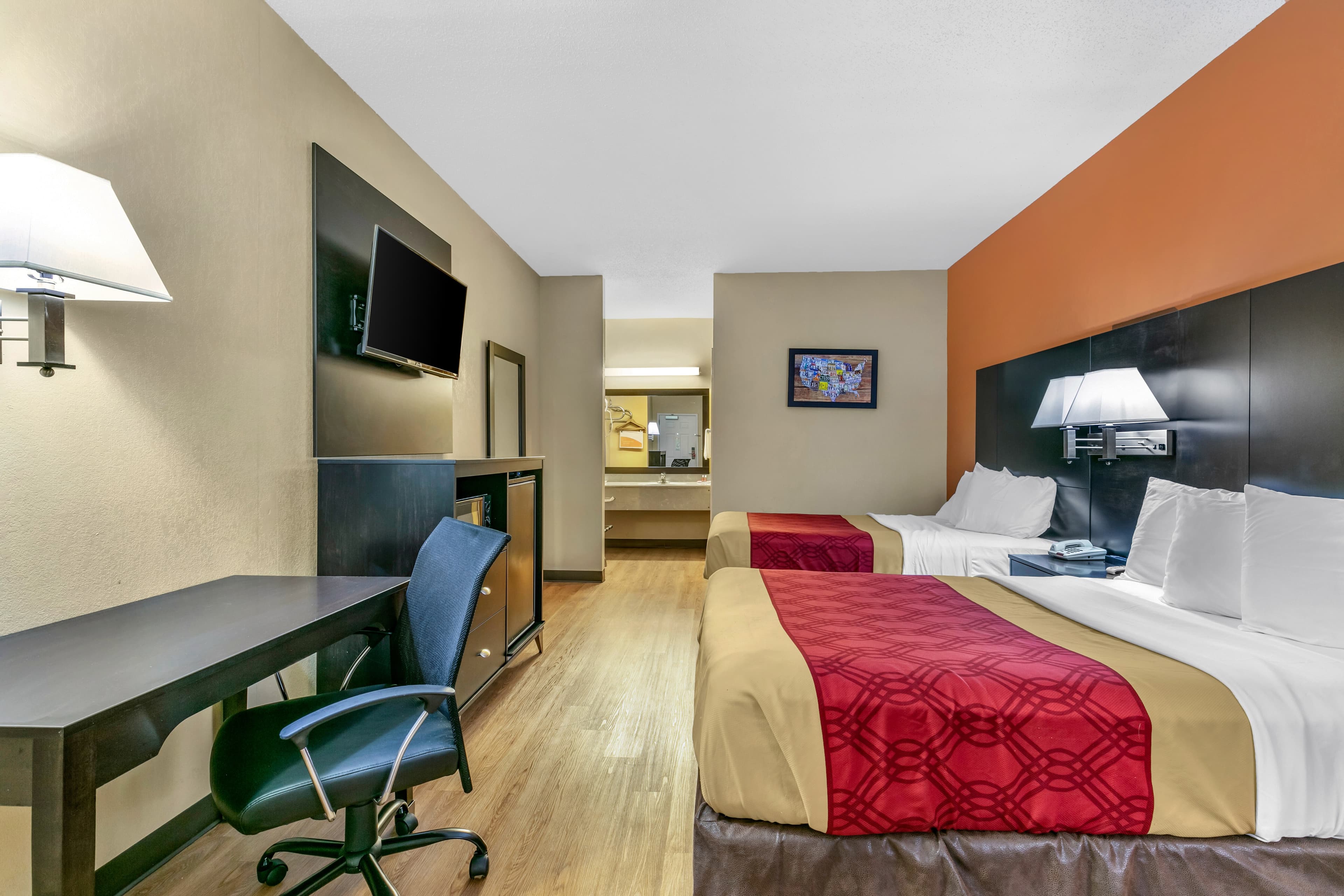 Econo Lodge Northport - Tuscaloosa North - Image 3