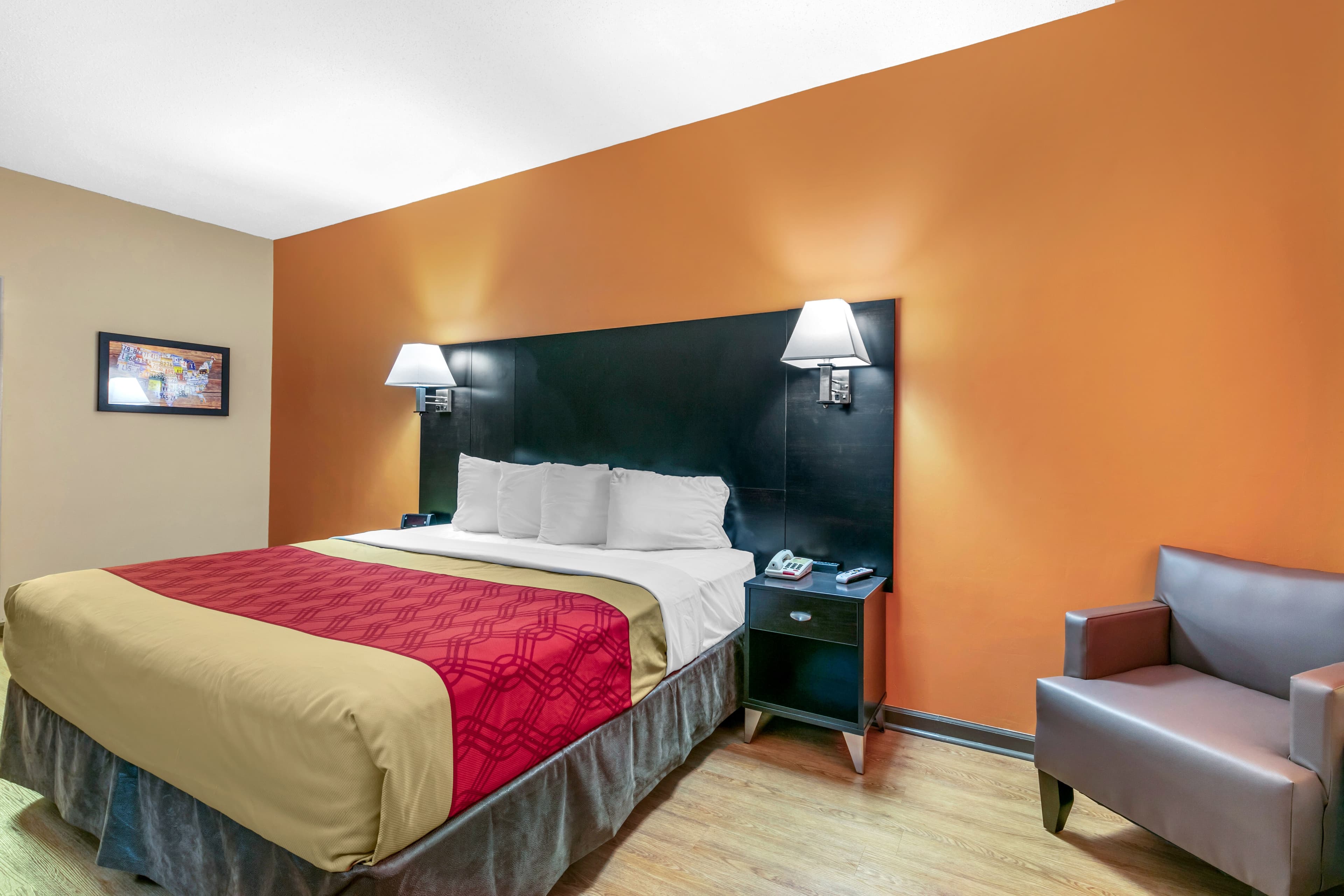 Econo Lodge Northport - Tuscaloosa North - Image 1