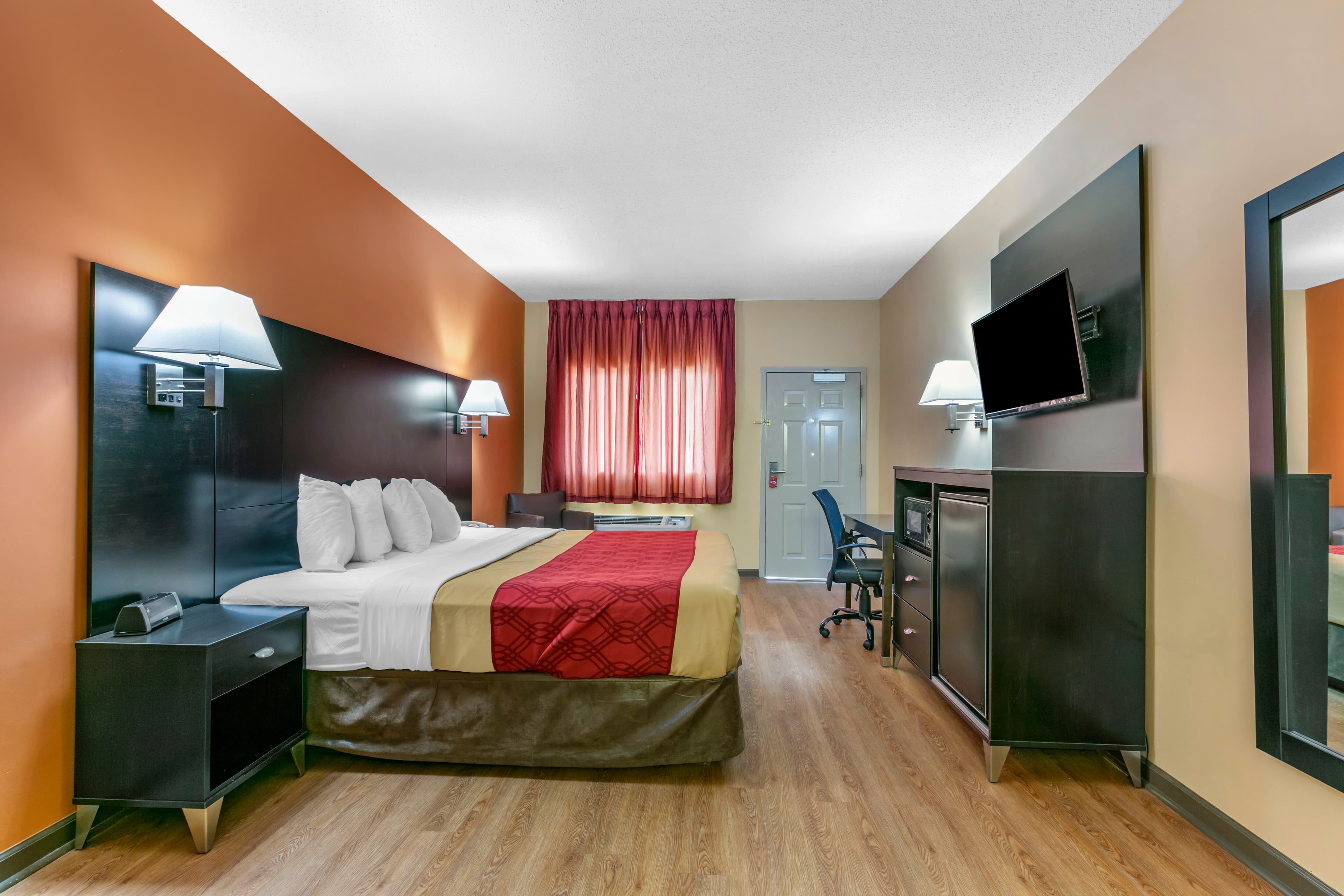 Econo Lodge Northport - Tuscaloosa North — 13