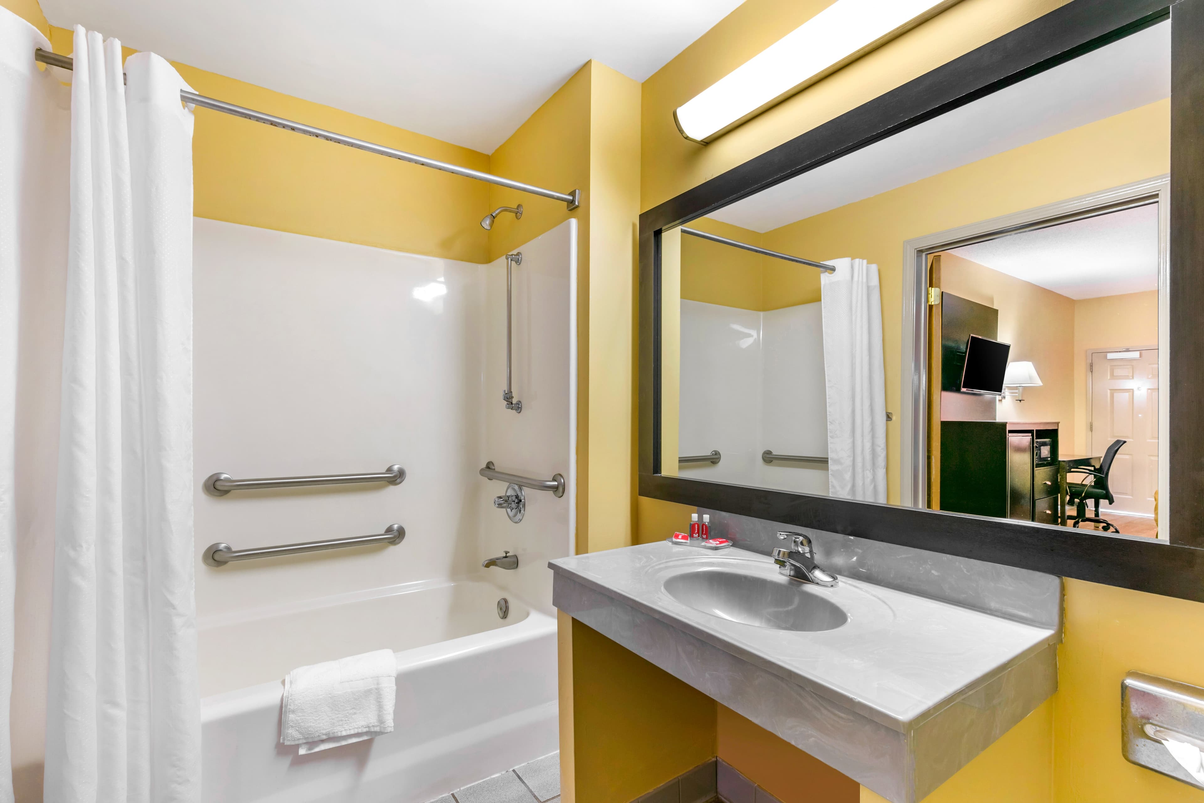 Econo Lodge Northport - Tuscaloosa North — 18