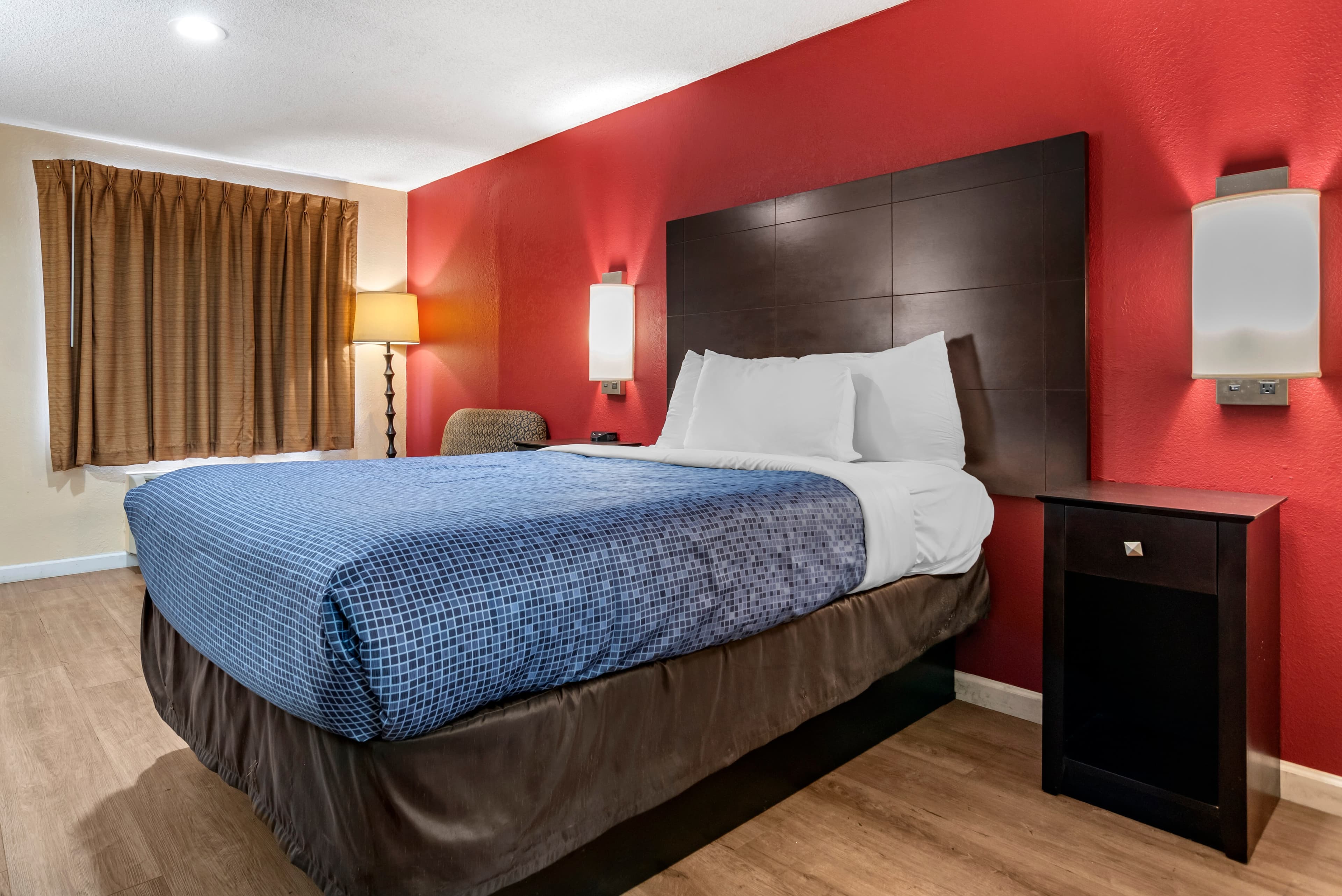 Econo Lodge Oxford near Choccolocco Park — 6