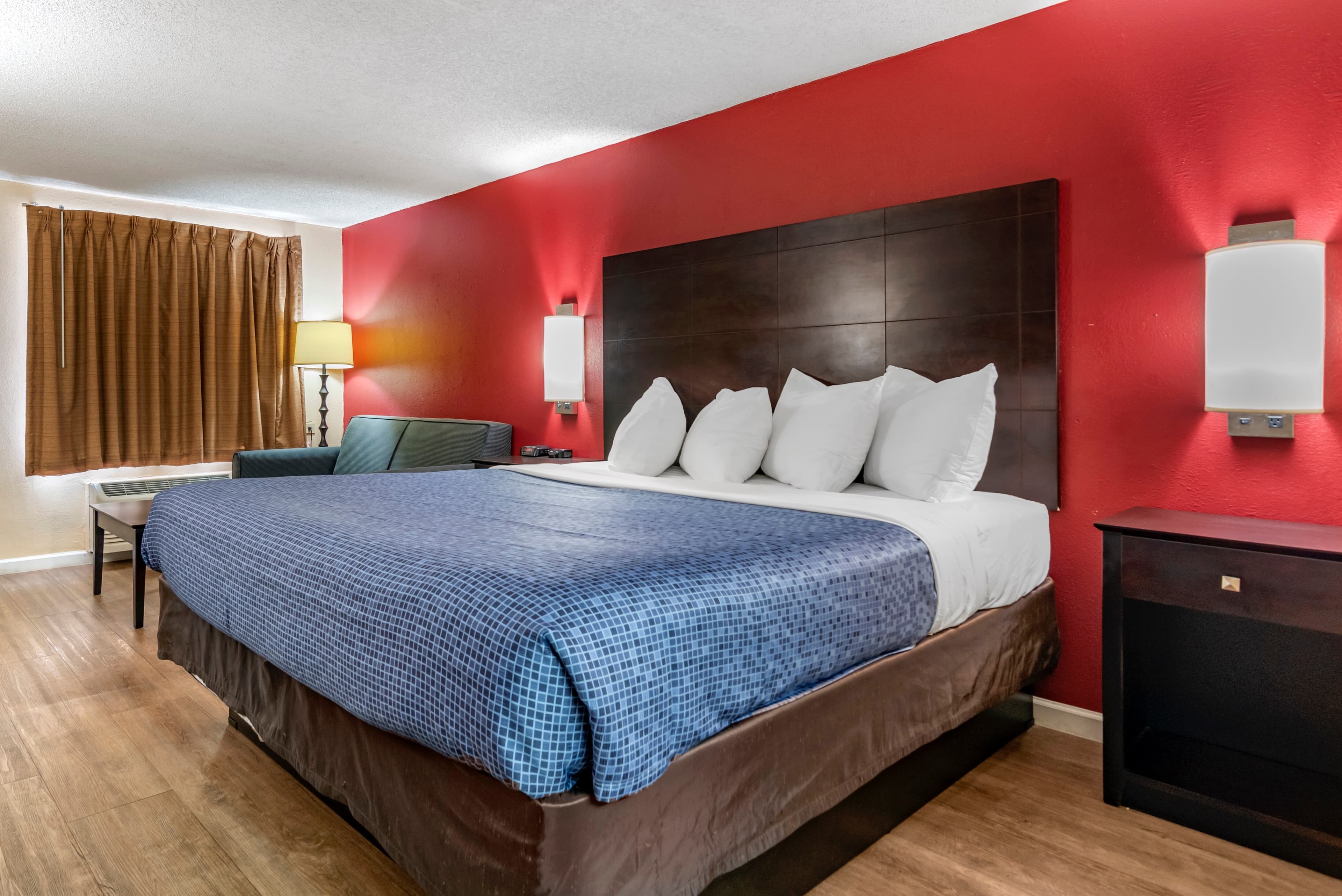 Econo Lodge Oxford near Choccolocco Park — 14
