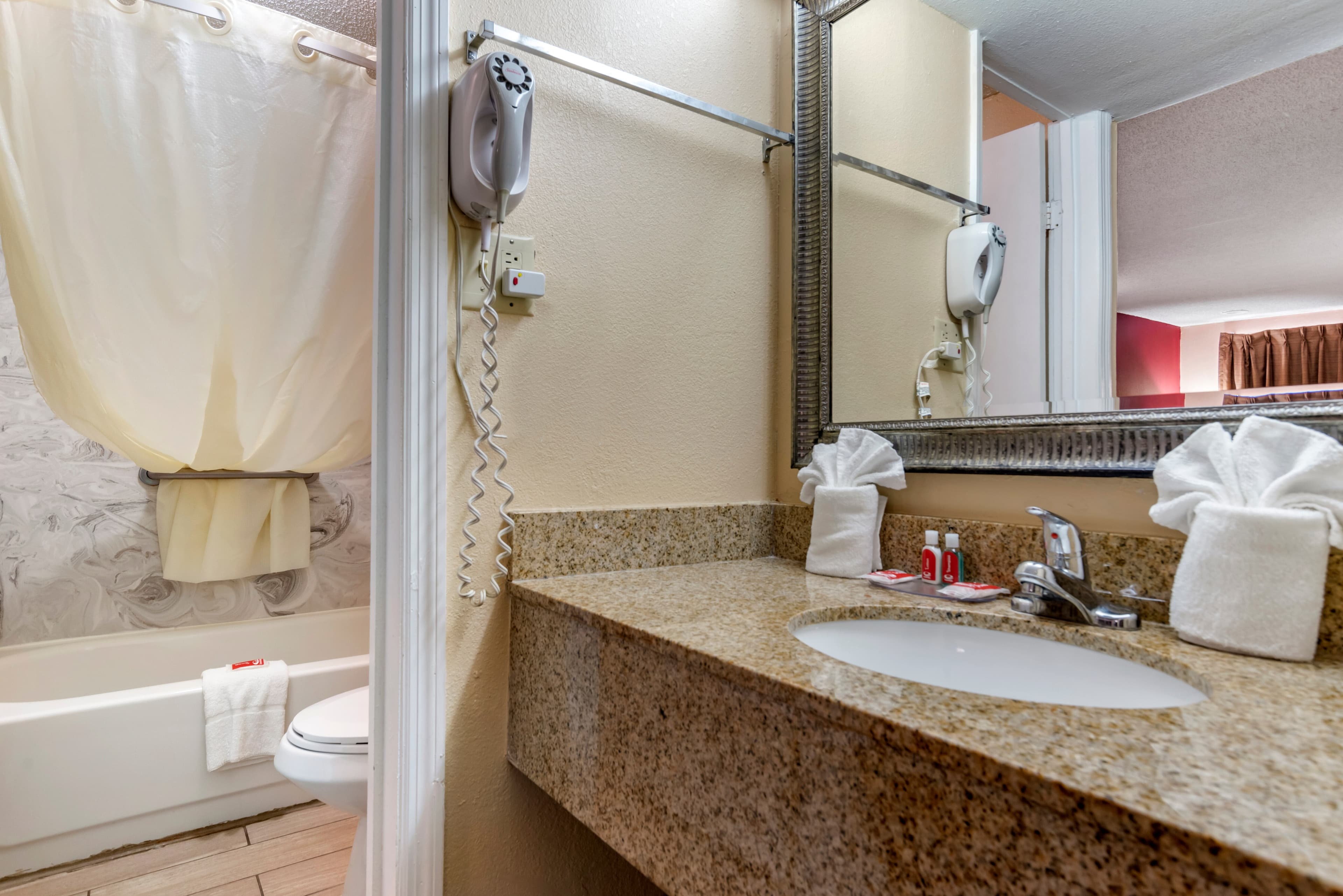 Econo Lodge Oxford near Choccolocco Park — 17