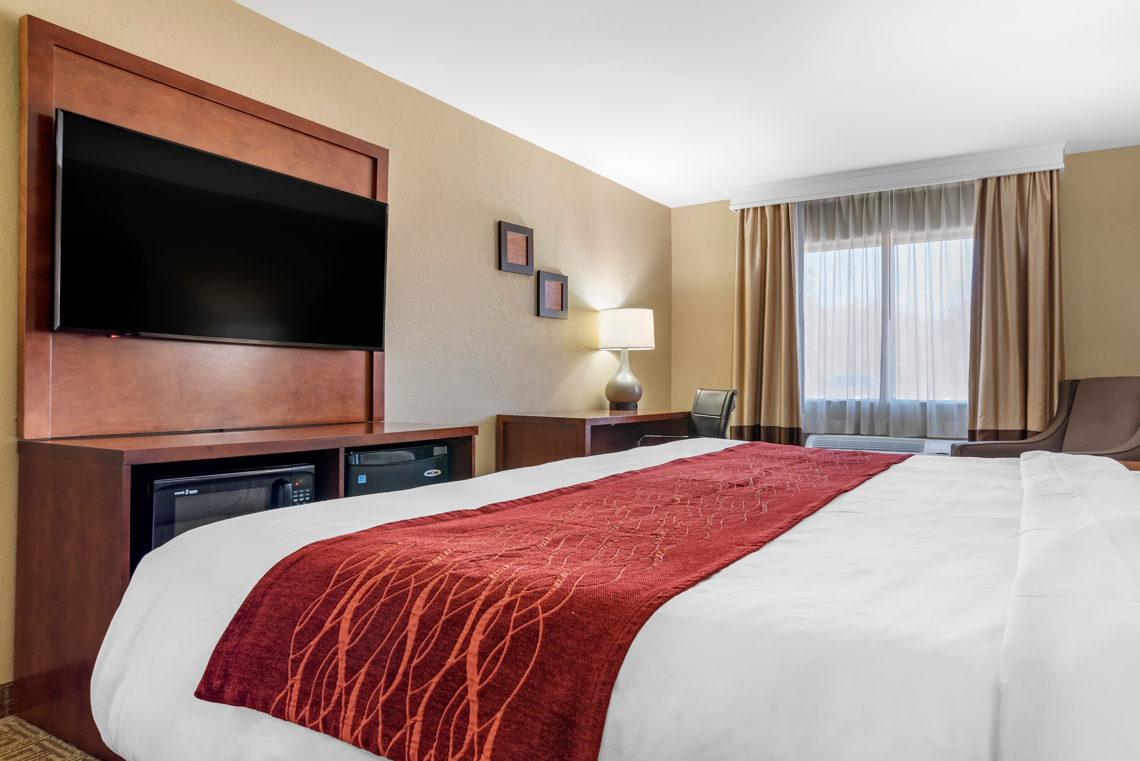 Comfort Inn & Suites Leeds I-20 - Image 4