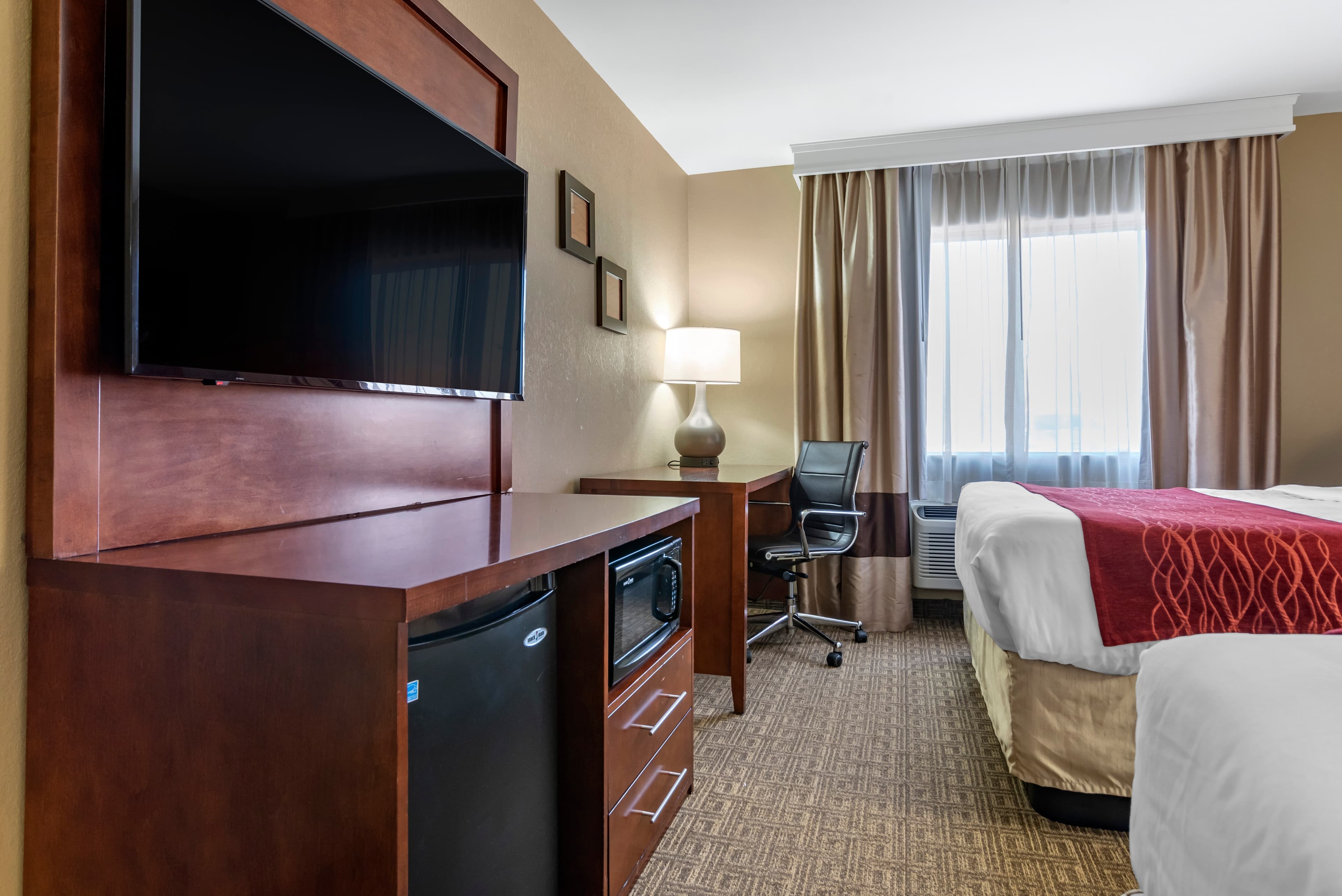 Comfort Inn & Suites Leeds I-20 — 9