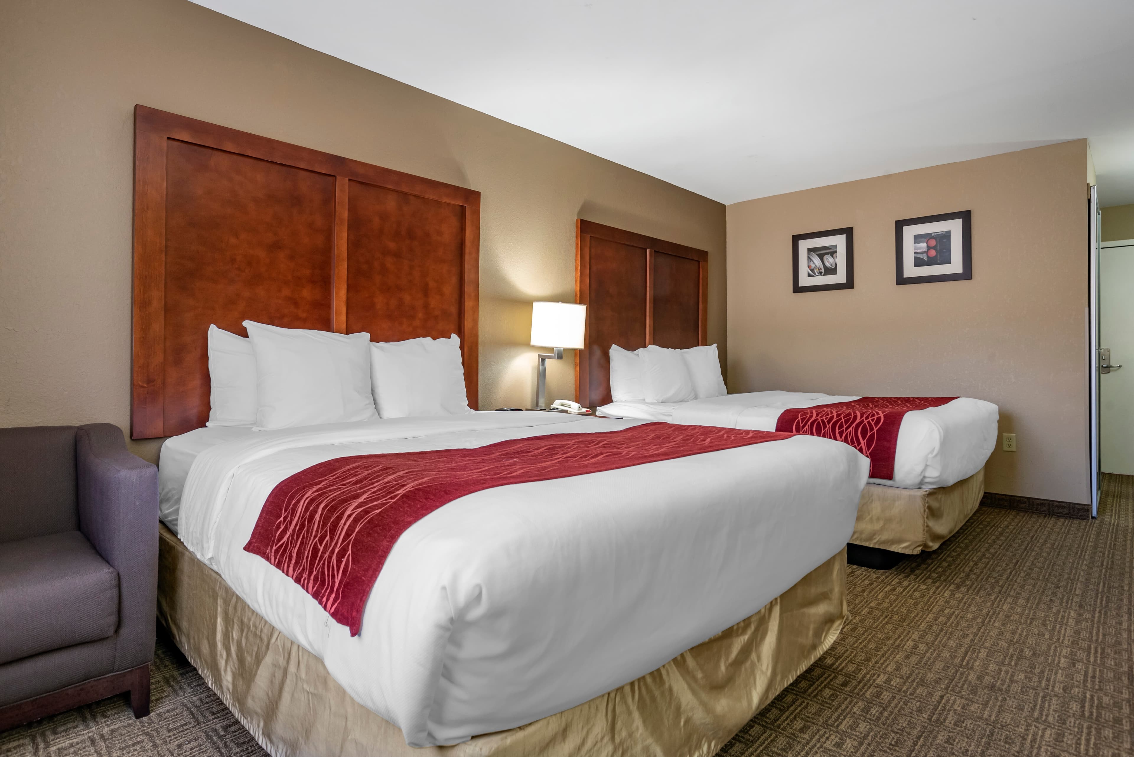 Comfort Inn & Suites Leeds I-20 — 10