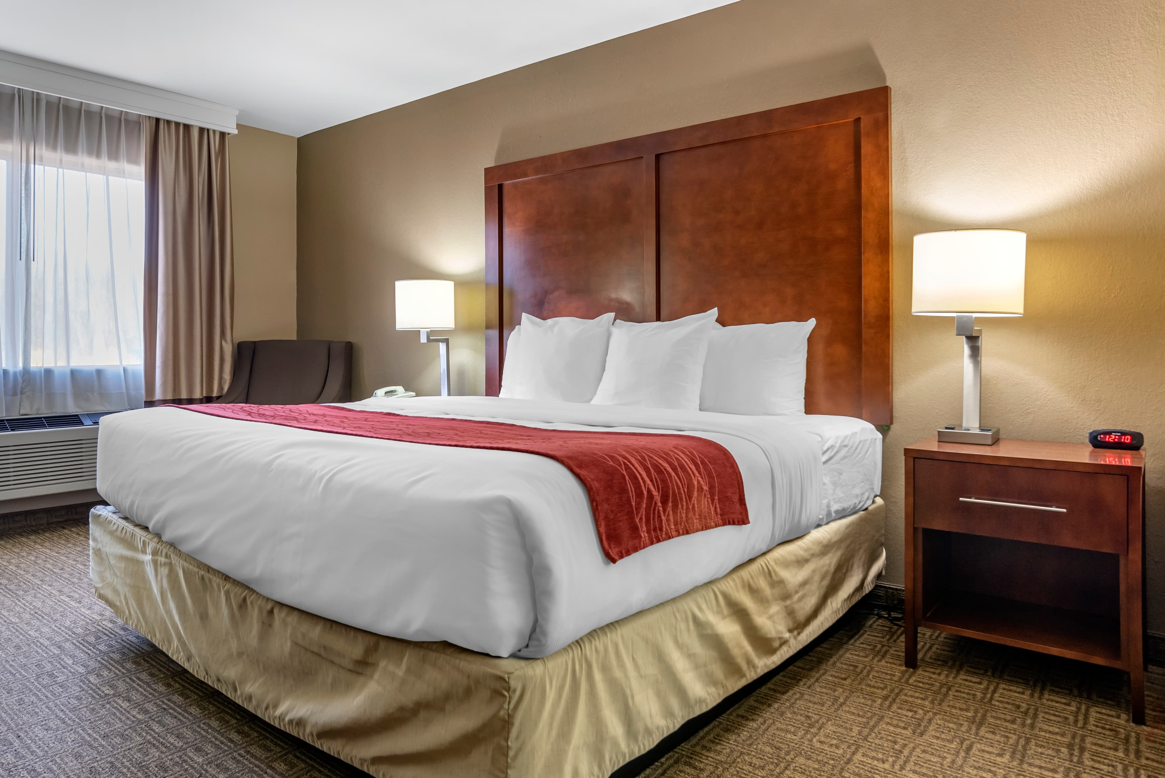 Comfort Inn & Suites Leeds I-20 — 23