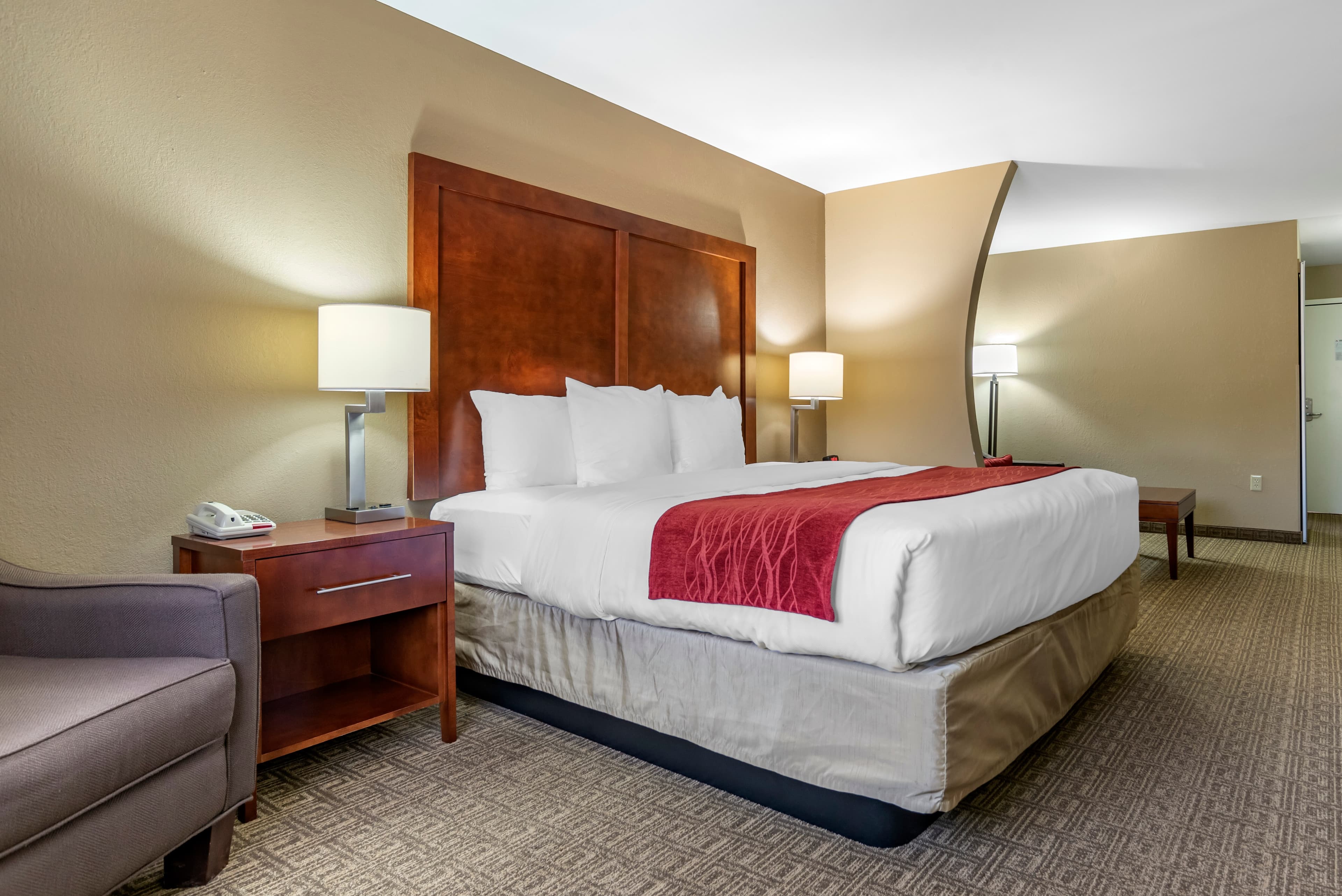 Comfort Inn & Suites Leeds I-20 — 25