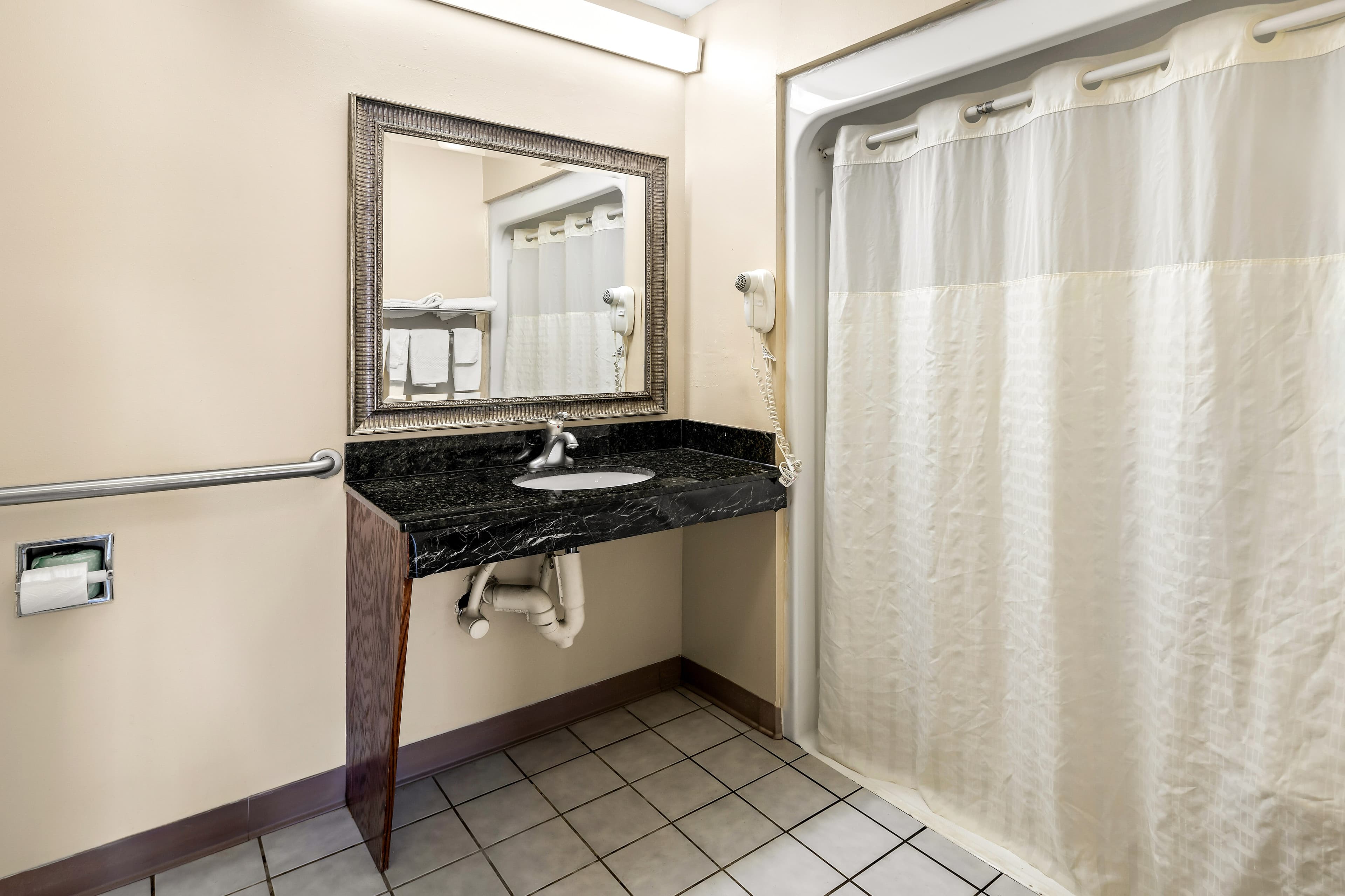 Quality Inn Decatur River City - Image 5