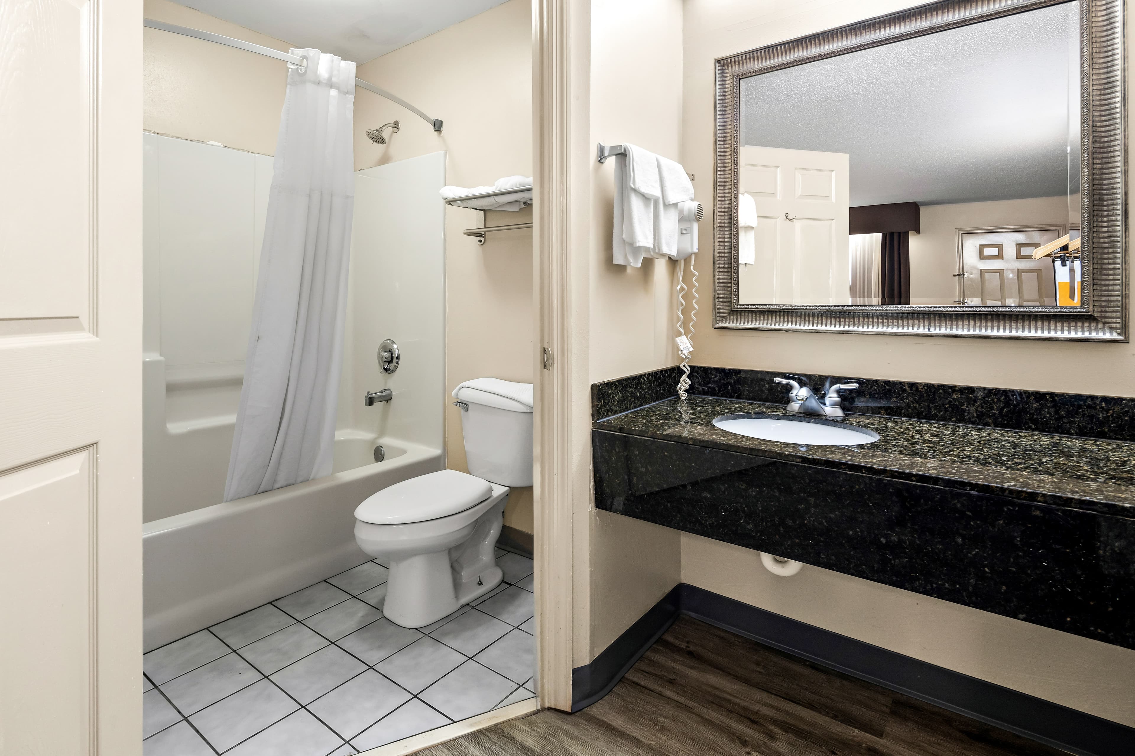 Quality Inn Decatur River City — 16