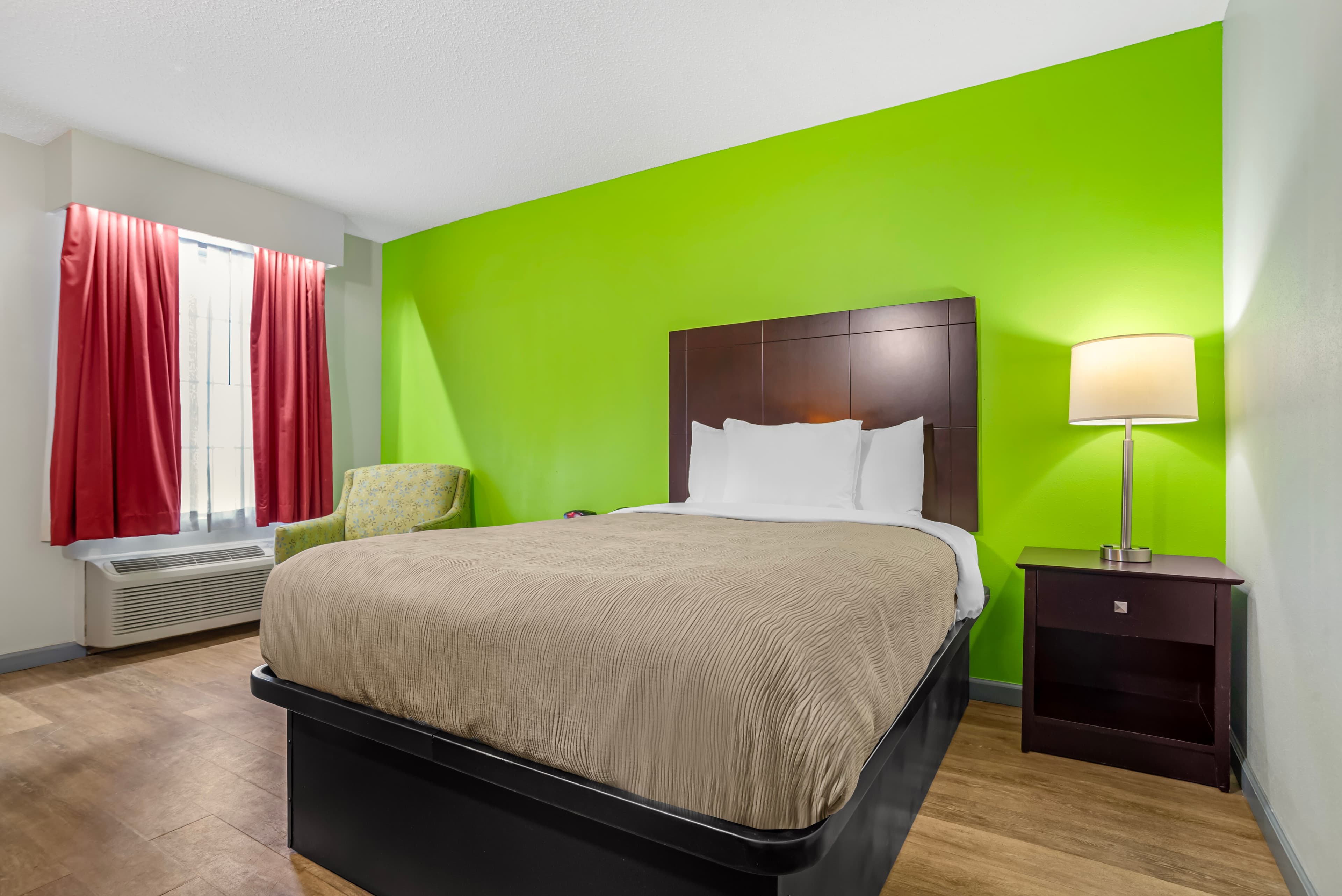 Quality Inn Bessemer I-20 exit 108 - Image 4