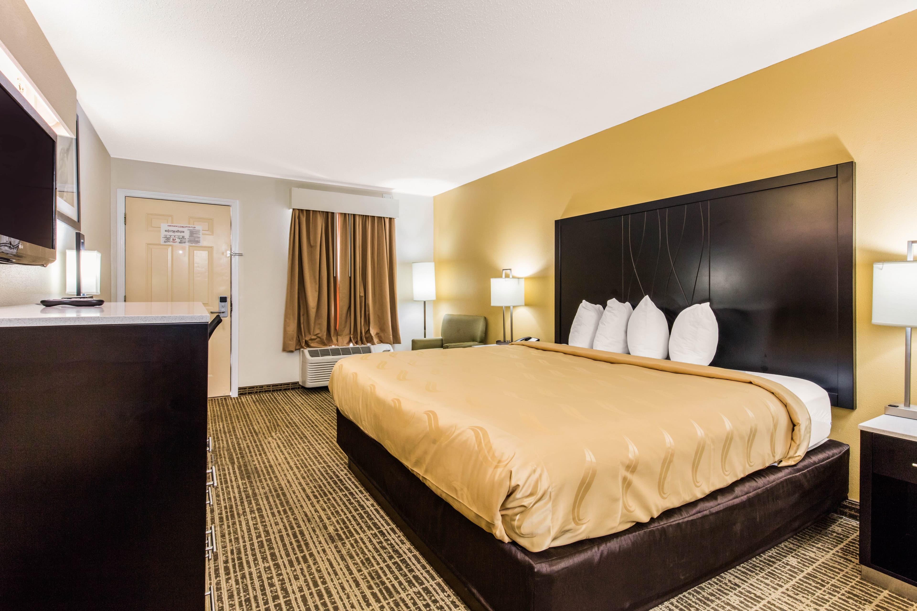 Quality Inn Trussville I-59 exit 141 - Image 4