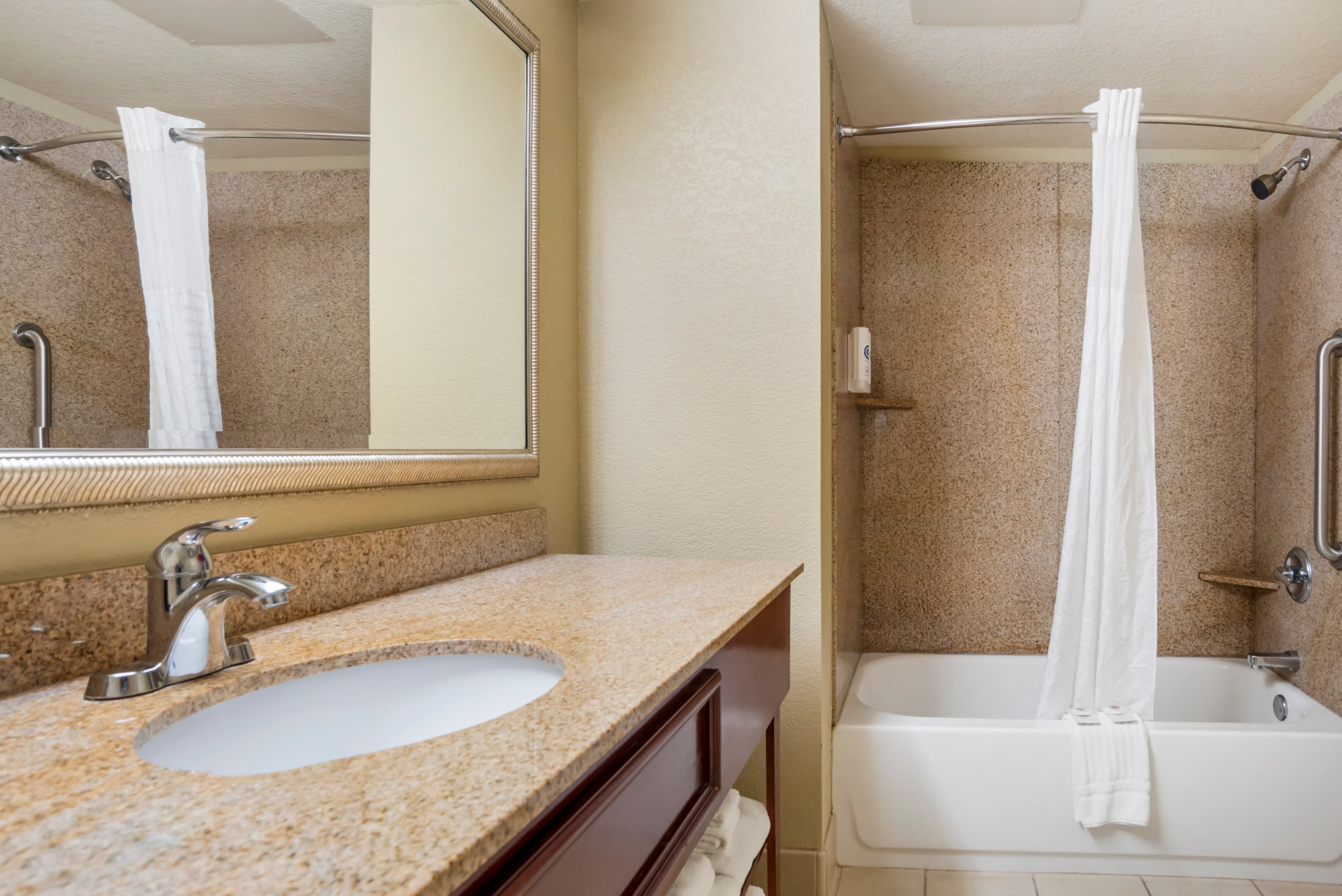 Comfort Inn & Suites Daphne Spanish Fort - Mobile East - Image 5