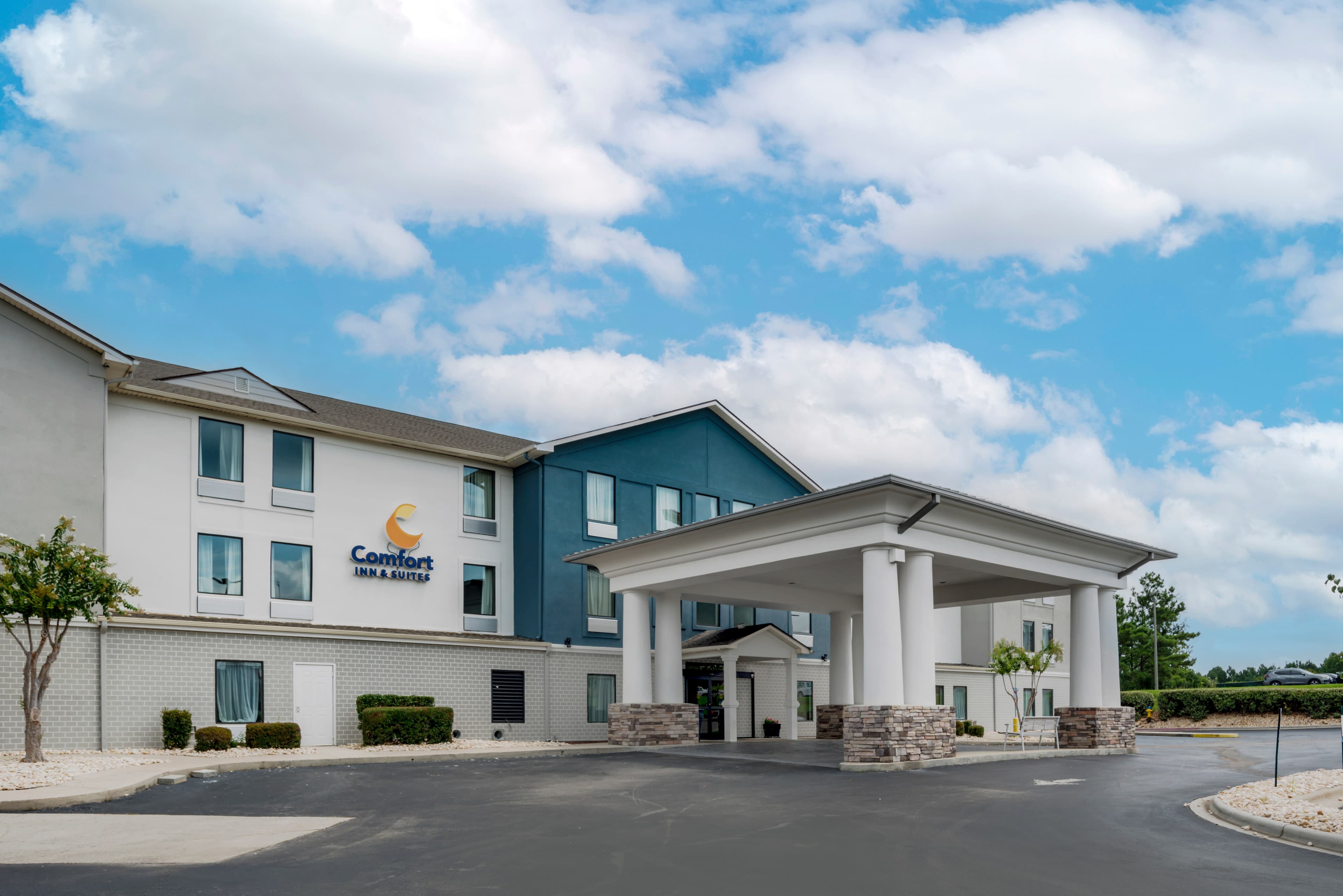 Comfort Inn & Suites Fultondale Gardendale I-65 - Image 1