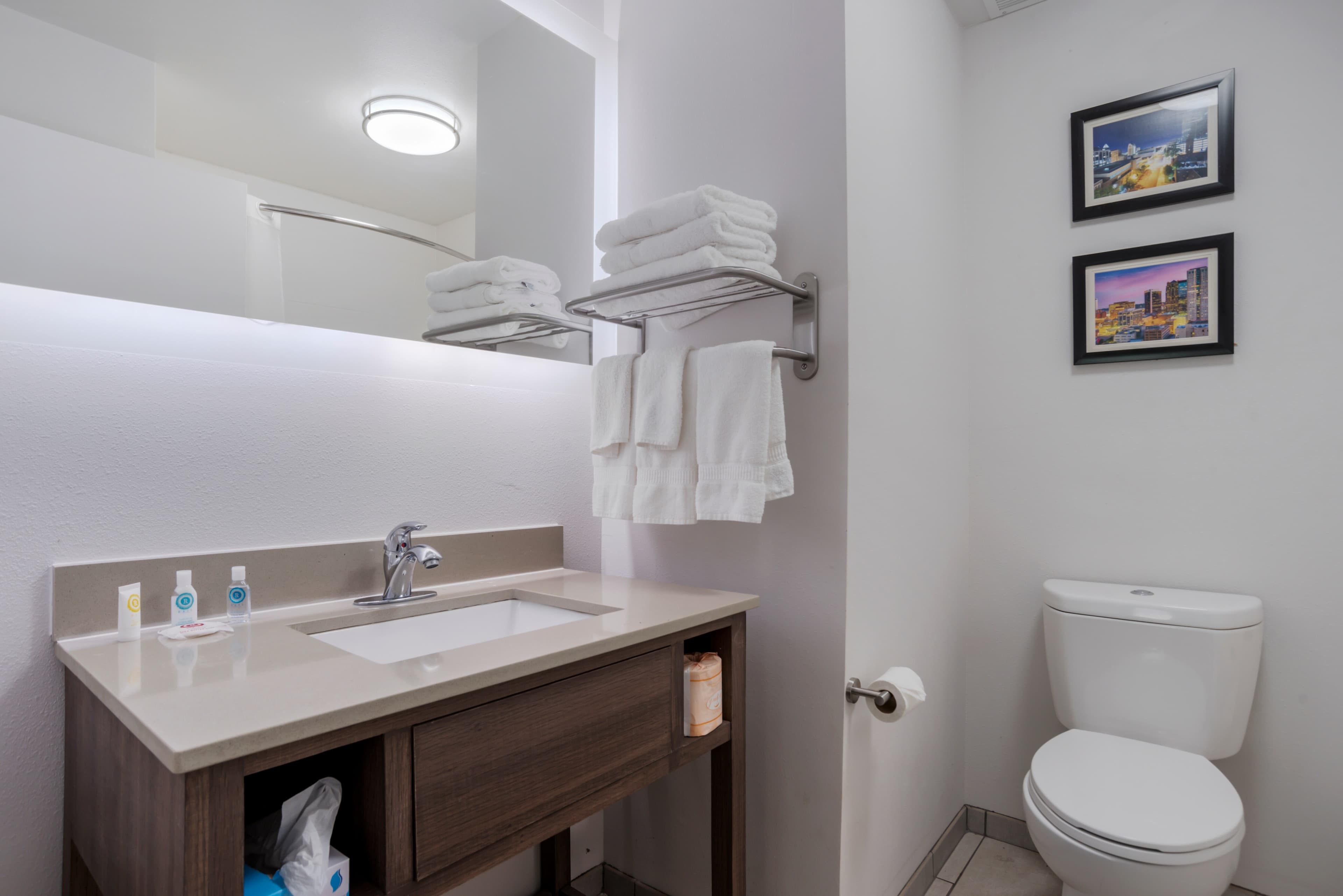 Comfort Inn & Suites Fultondale Gardendale I-65 — 17