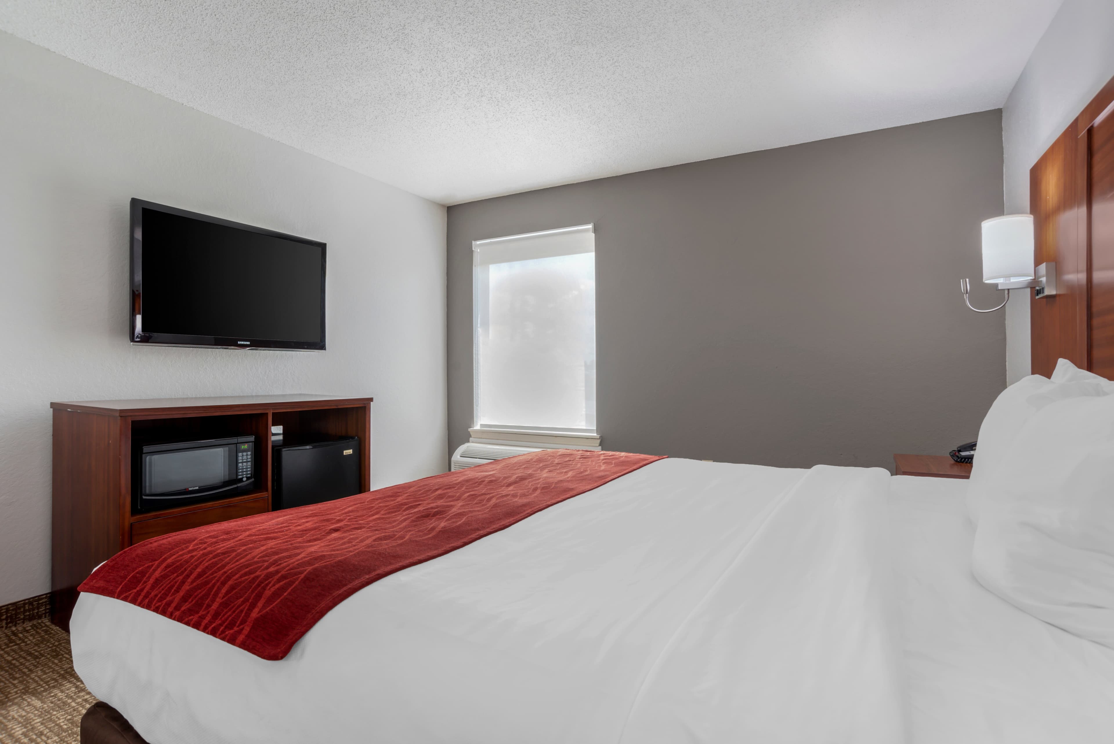 Comfort Inn & Suites Fultondale Gardendale I-65 — 11