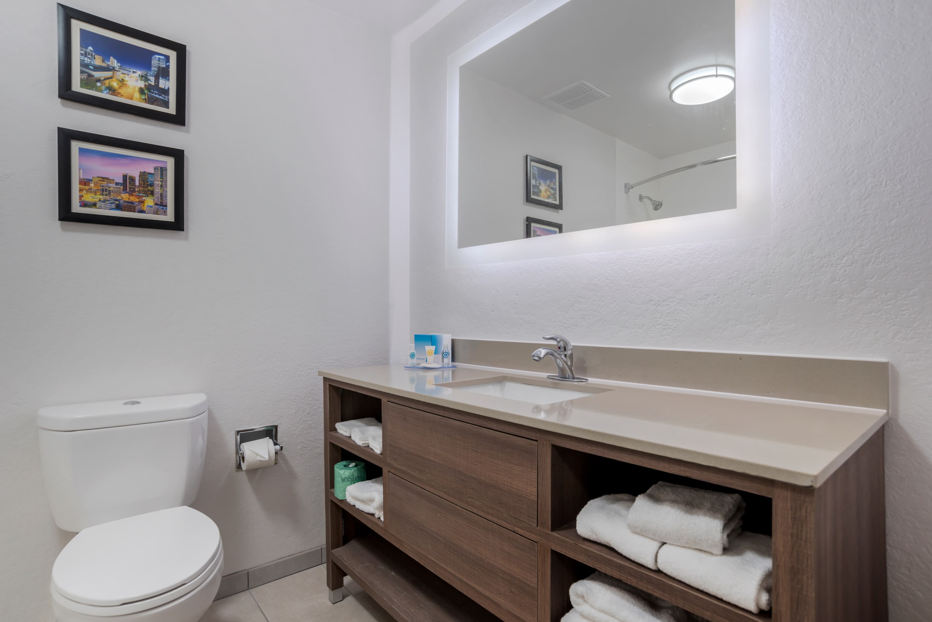 Comfort Inn & Suites Fultondale Gardendale I-65 — 14