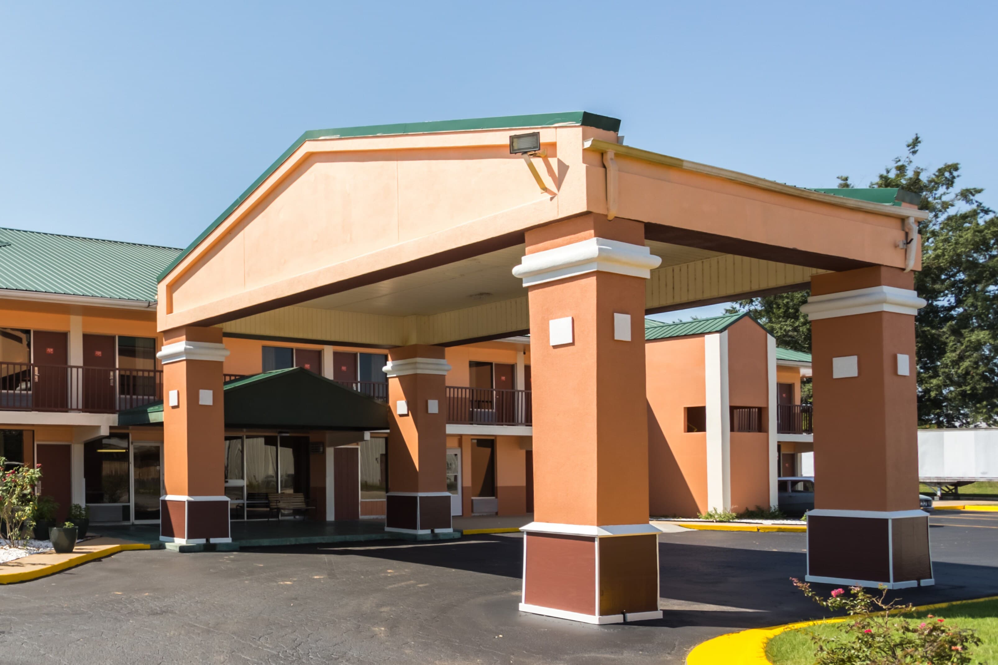Econo Lodge Decatur South - Image 1