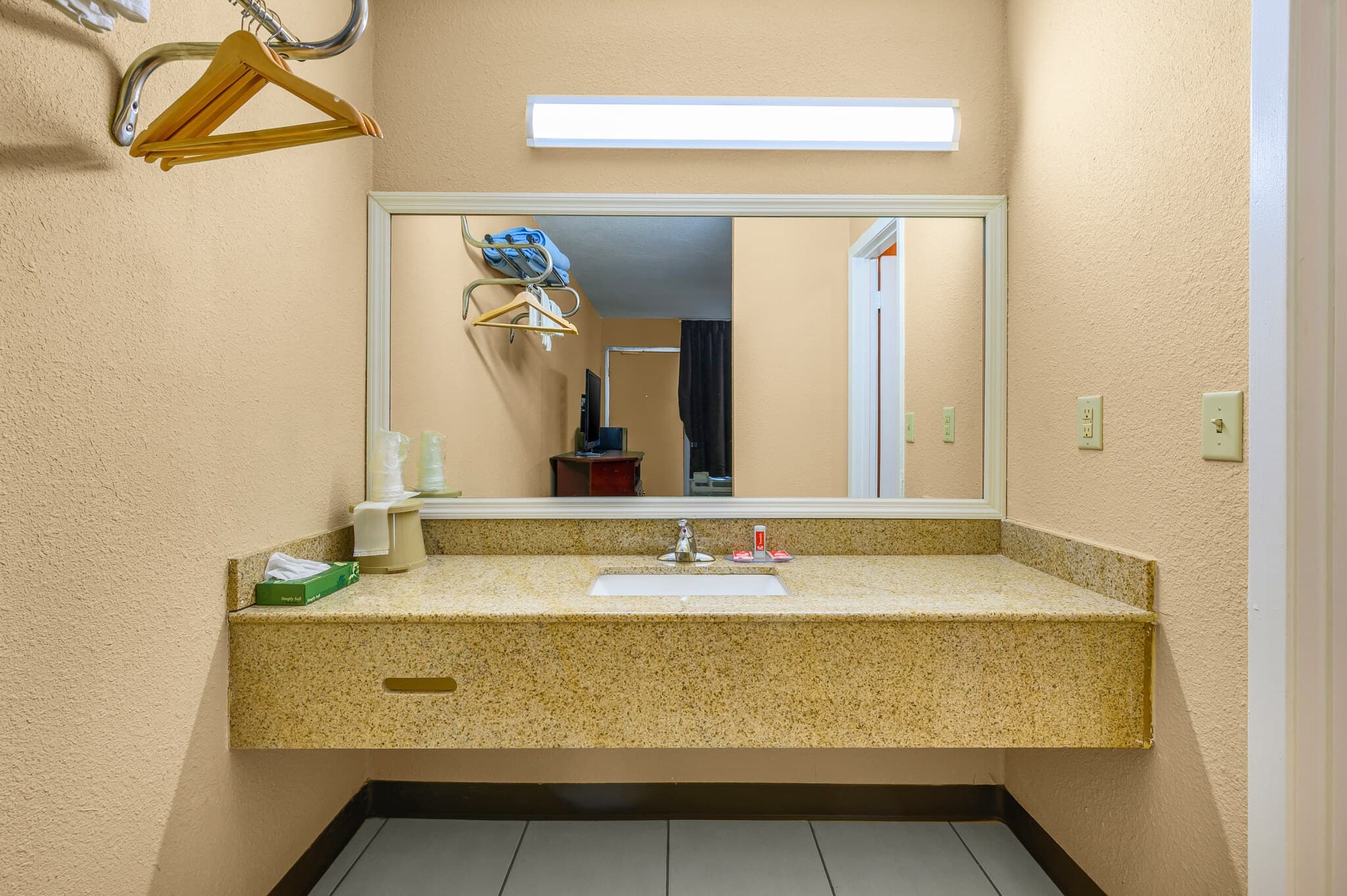 Econo Lodge Decatur South — 11
