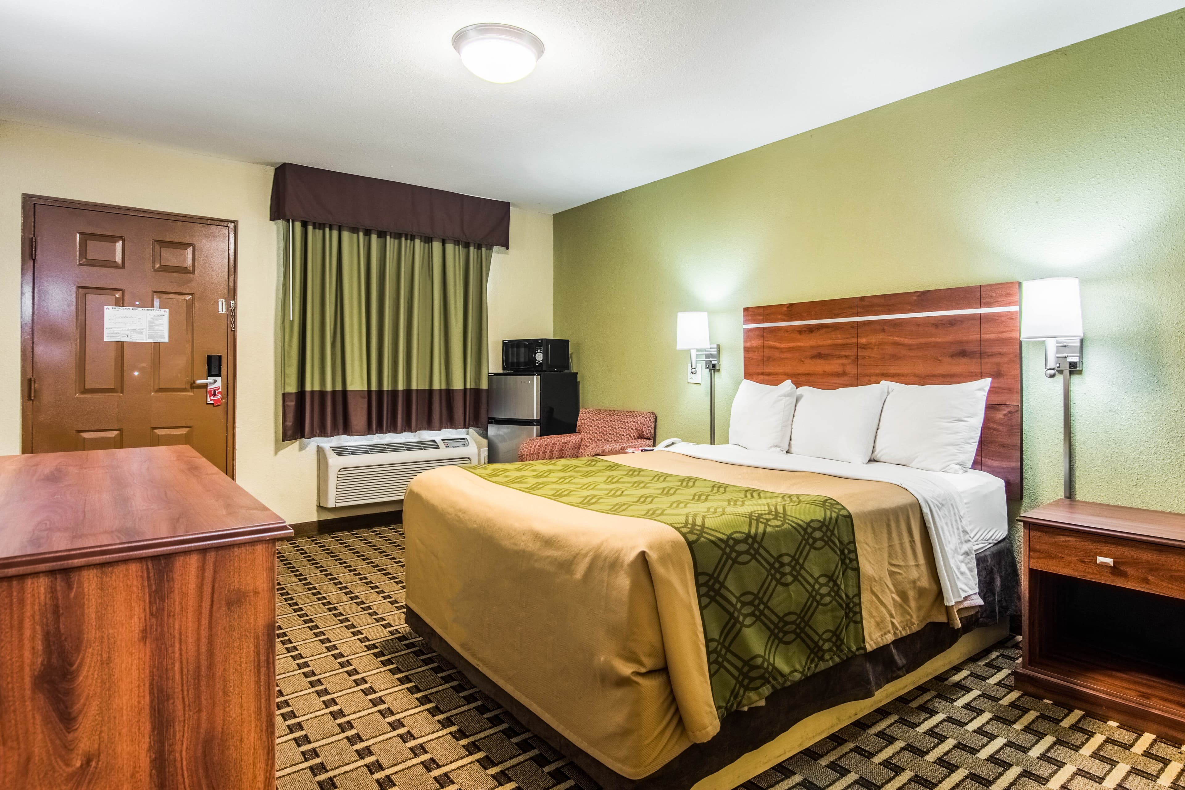 Econo Lodge Jasper - Image 2