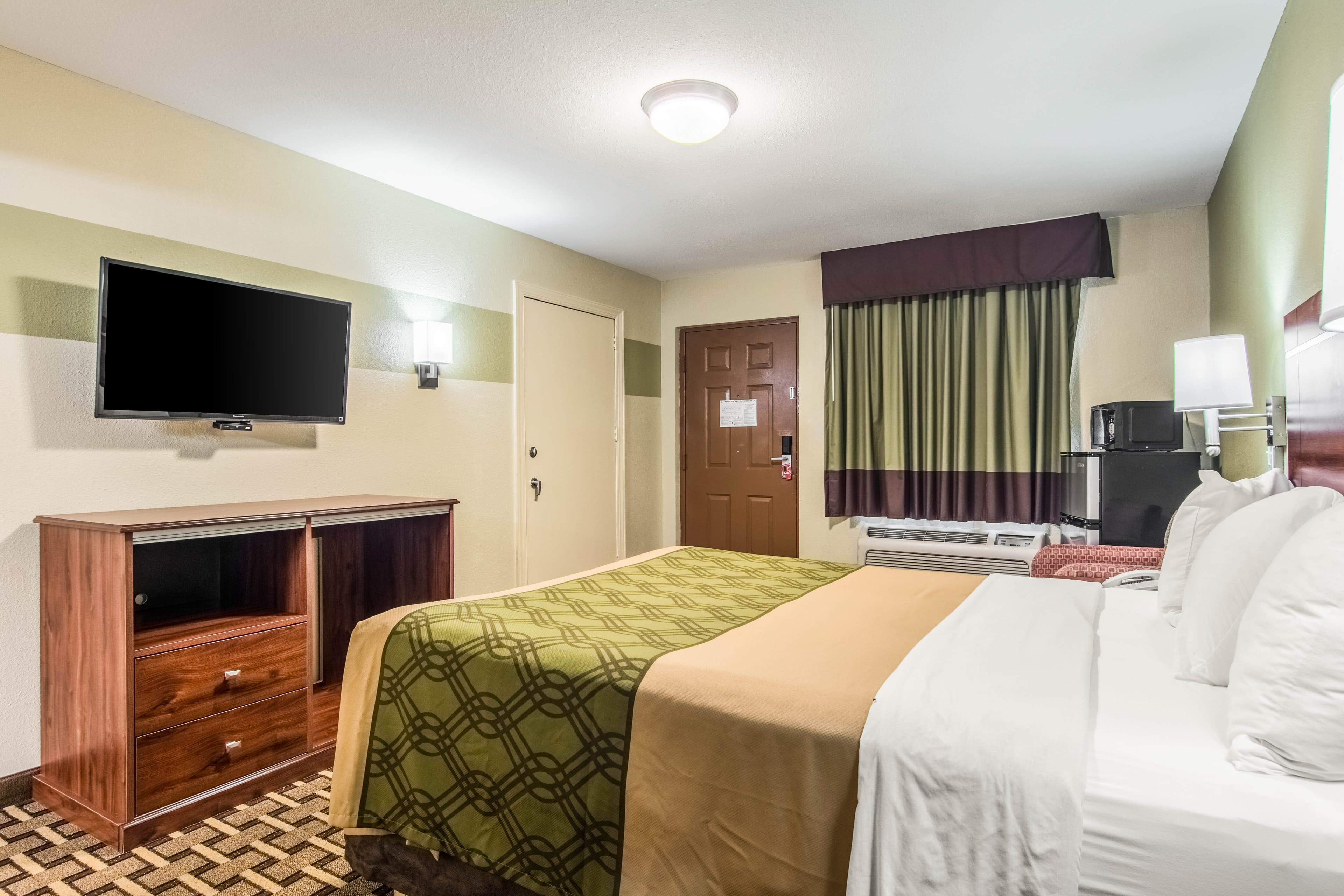 Econo Lodge Jasper - Image 3