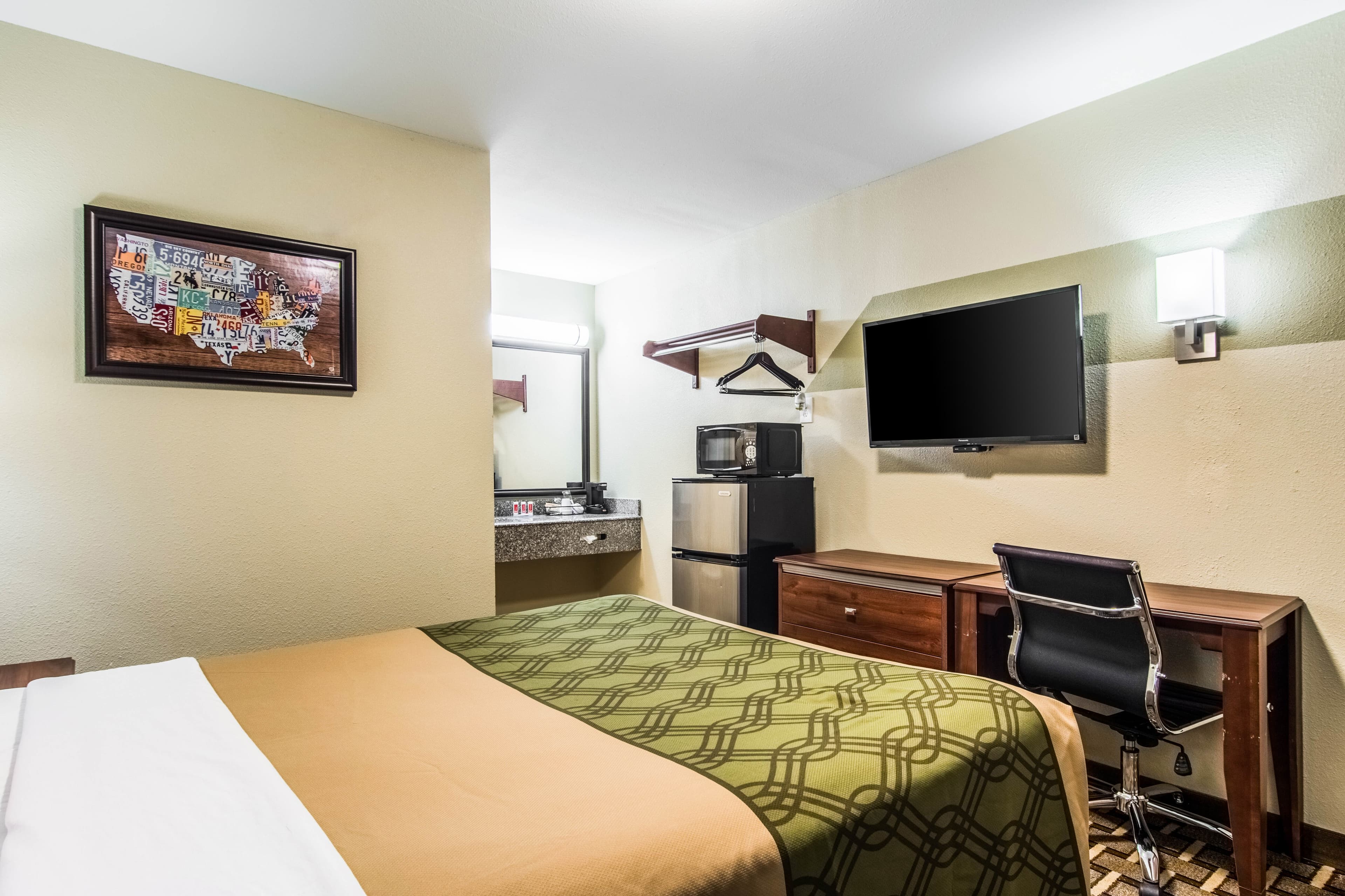 Econo Lodge Jasper — 11
