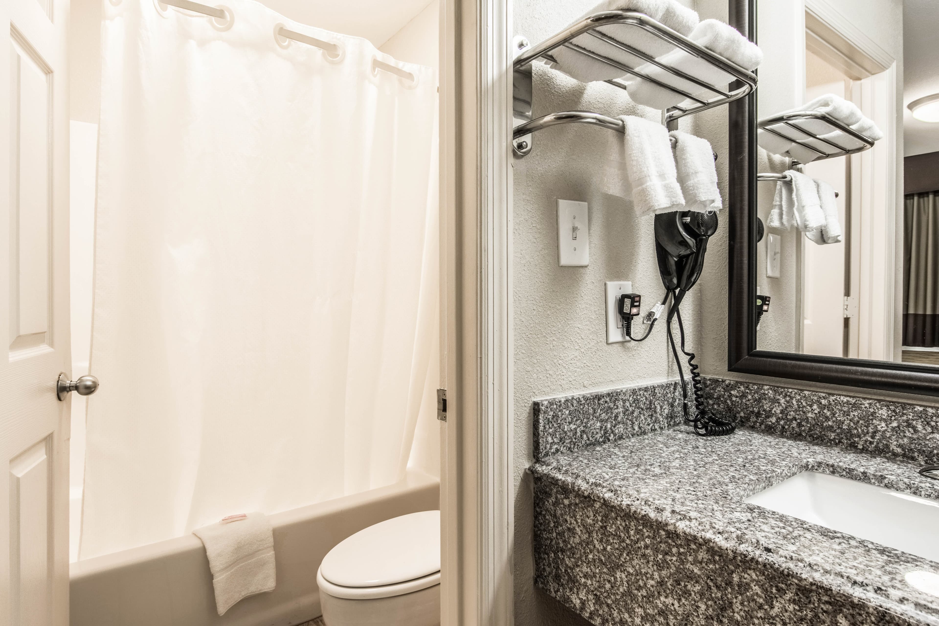 Econo Lodge Jasper — 14