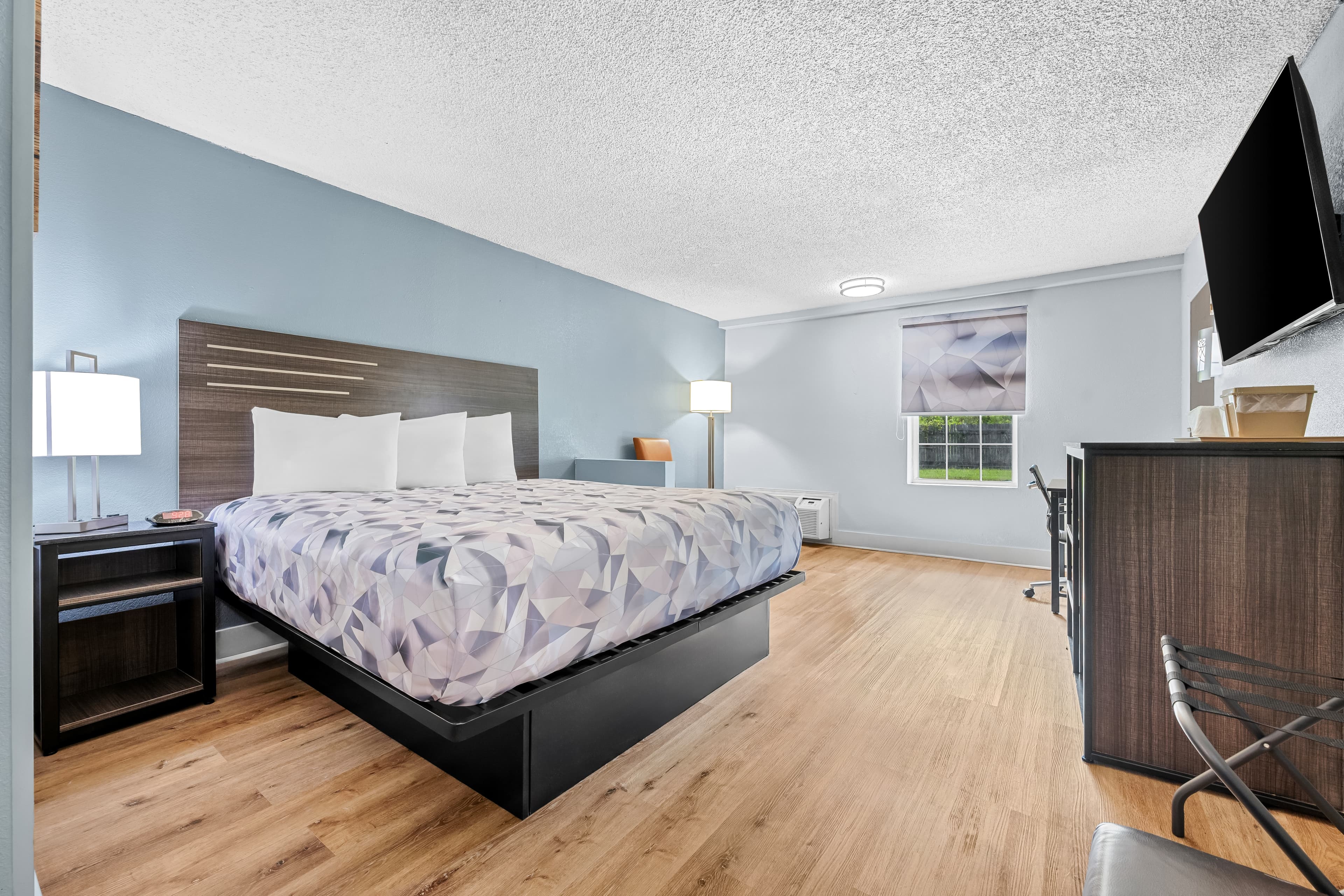 Econo Lodge Montgomery South I-65 — 17