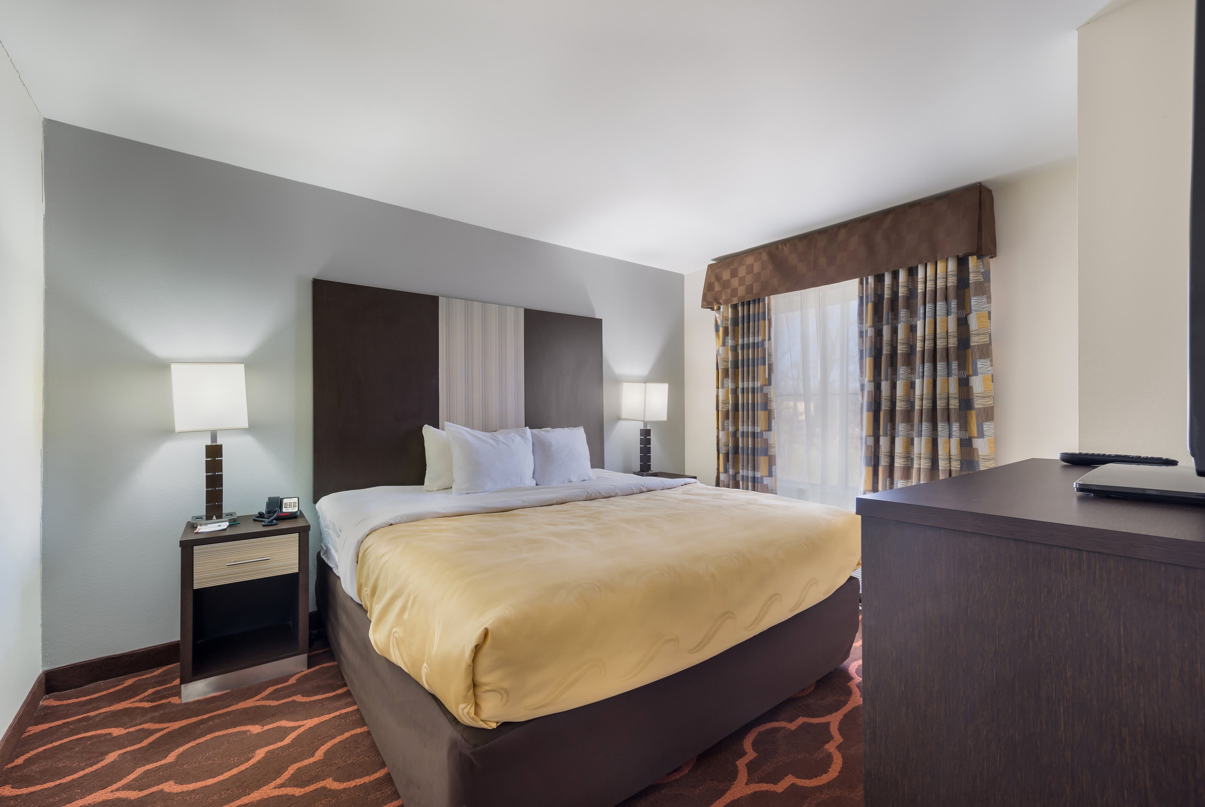 Quality Inn & Suites Huntsville Research Park Area — 10
