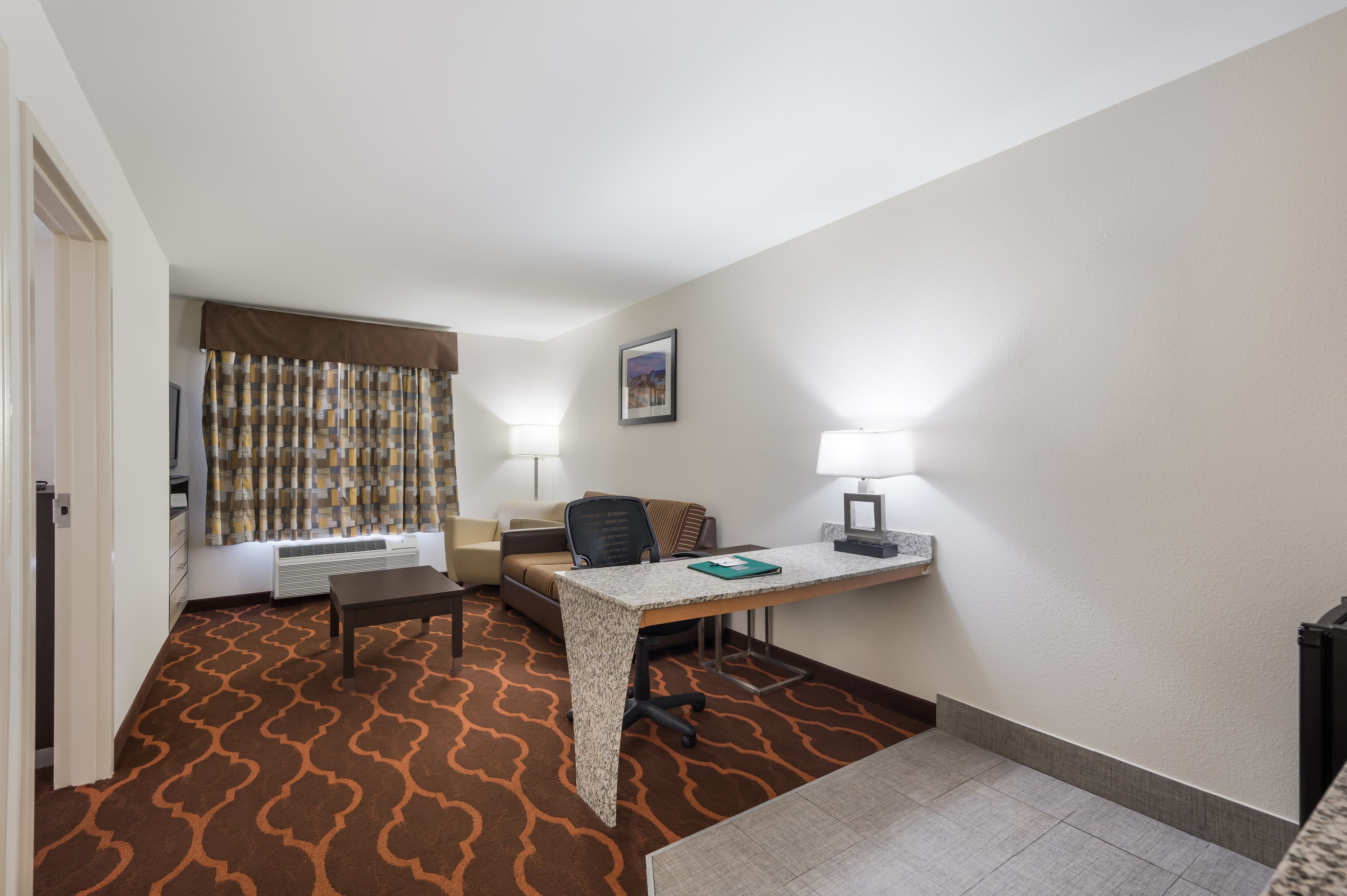 Quality Inn & Suites Huntsville Research Park Area — 7