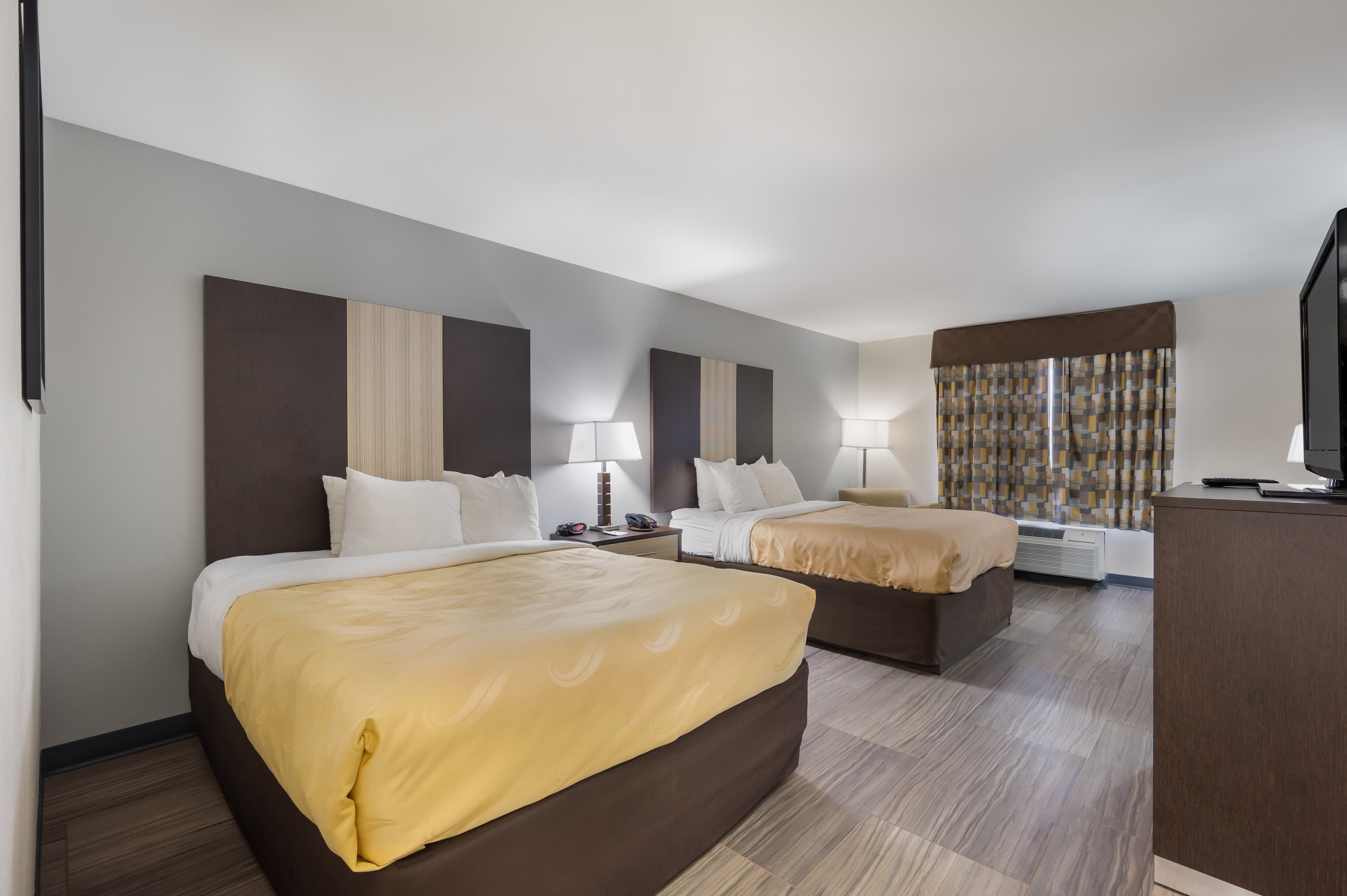 Quality Inn & Suites Huntsville Research Park Area — 17